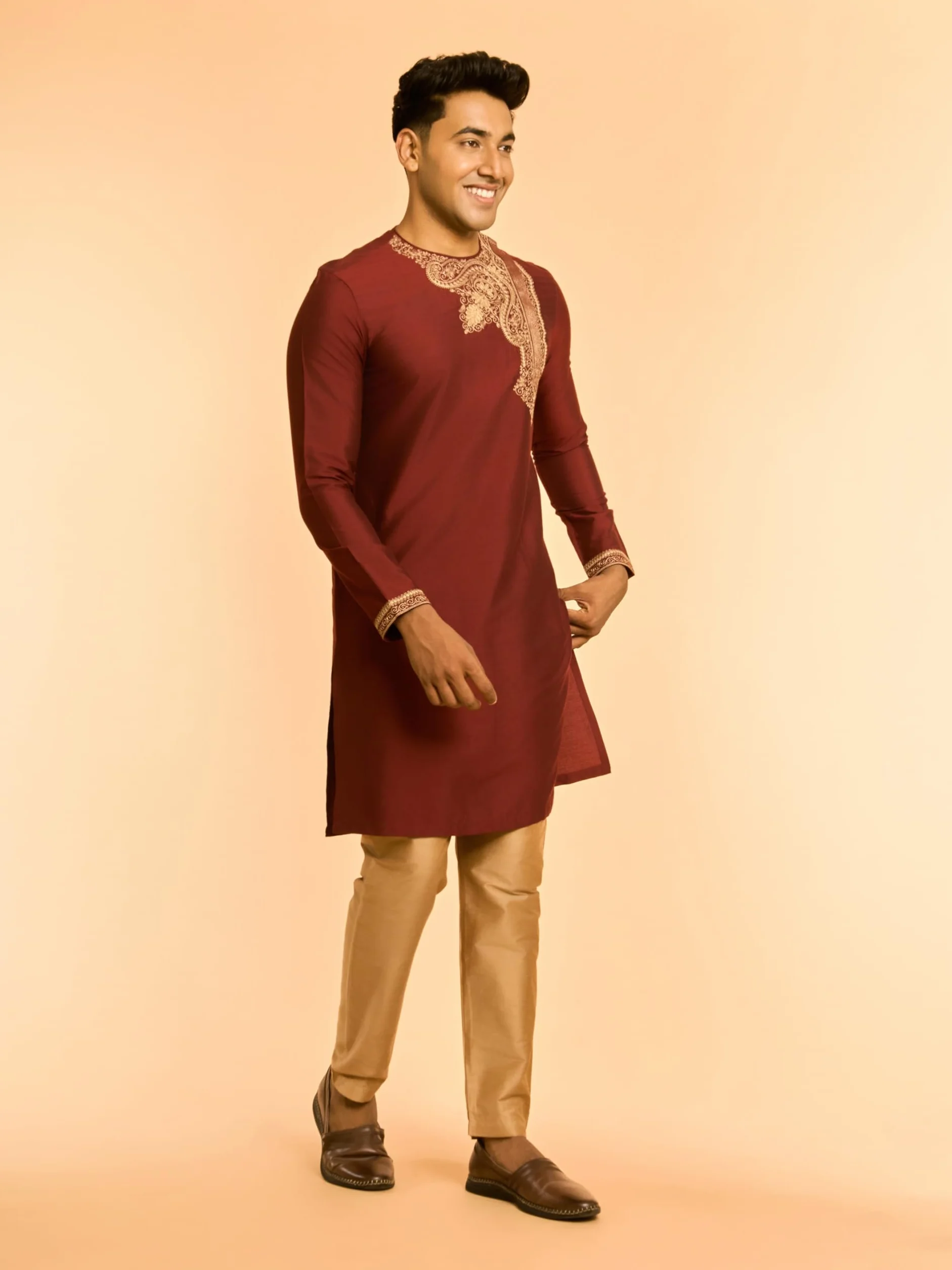 DIWAS BY MANYAVAR Męska haftowana mieszanka wiskozy Kurta w stylu bengalskim (1 sztuka)