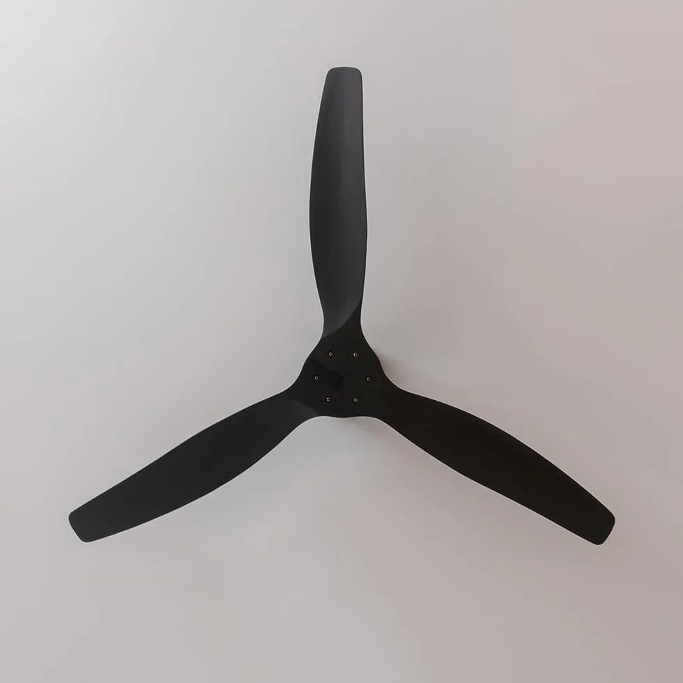 Cecotec Wentylator sufitowy EnergySilence Aero 5500 Aqua Black&Black, silnik prądu stałego 40 W, średnica 132 cm, niskie zużycie energii, Wi-Fi, zdalne, zewnętrzne, timer, lato i zima, cichy