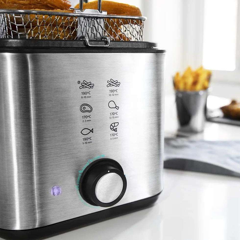 Cecotec Elektryczna frytkownica CleanFry Infinity 1500 1,5 litra pojemność frytkownicy olejowej, moc 900 W, filtr OilCleaner, nieprzywierająca wiadro, pokrywa z filtrem i okienkiem sterującym