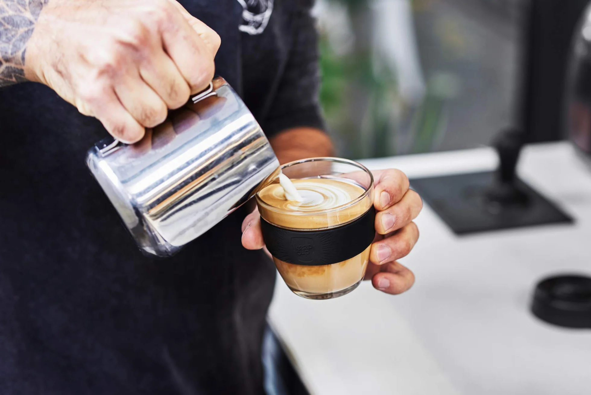 KeepCup Brew kubek do kawy wielokrotnego użytku szkło hartowane Sipper M 340 ml czarny