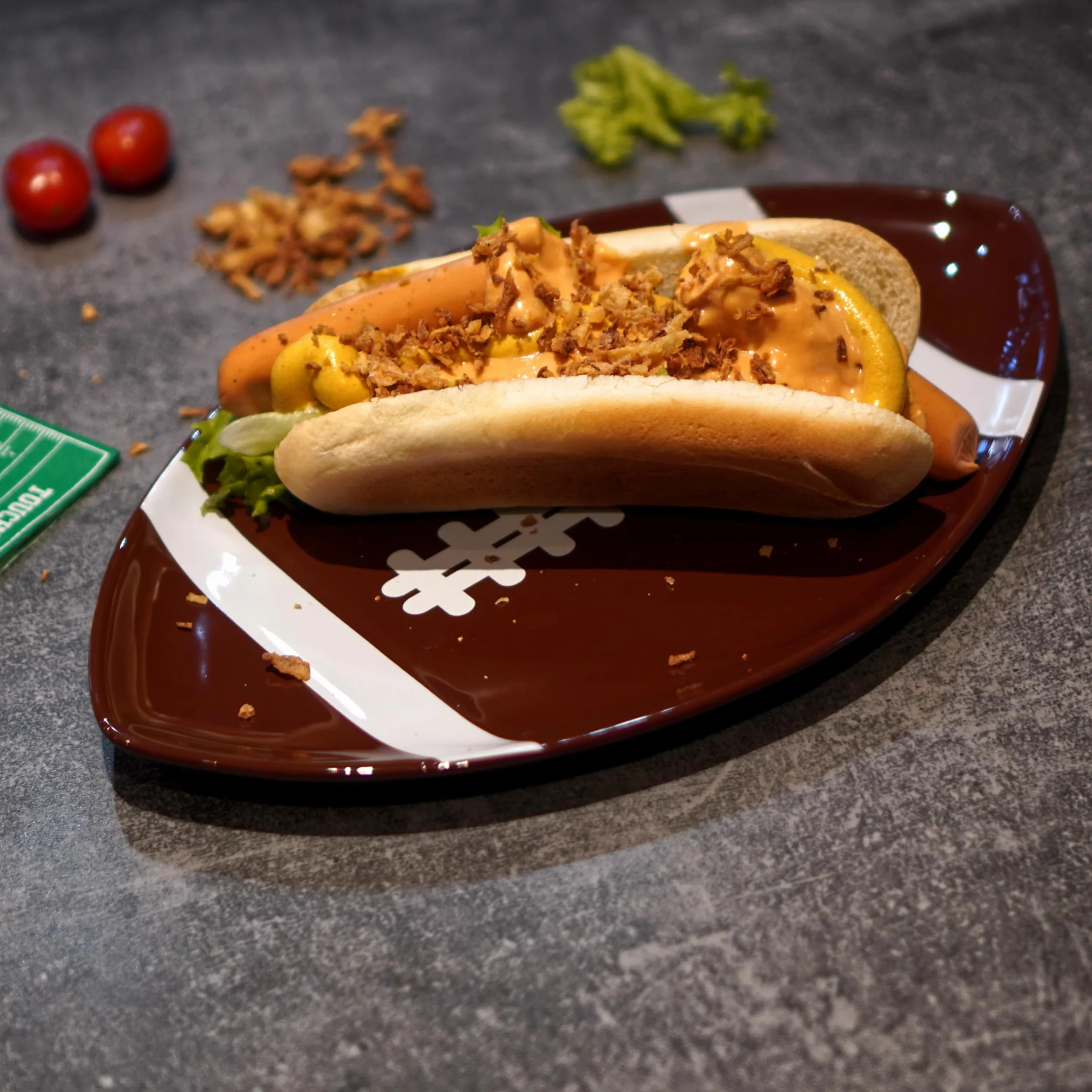 Talerz ceramiczny American Football 30,5 x 19 cm – talerz do serwowania w kształcie piłki nożnej