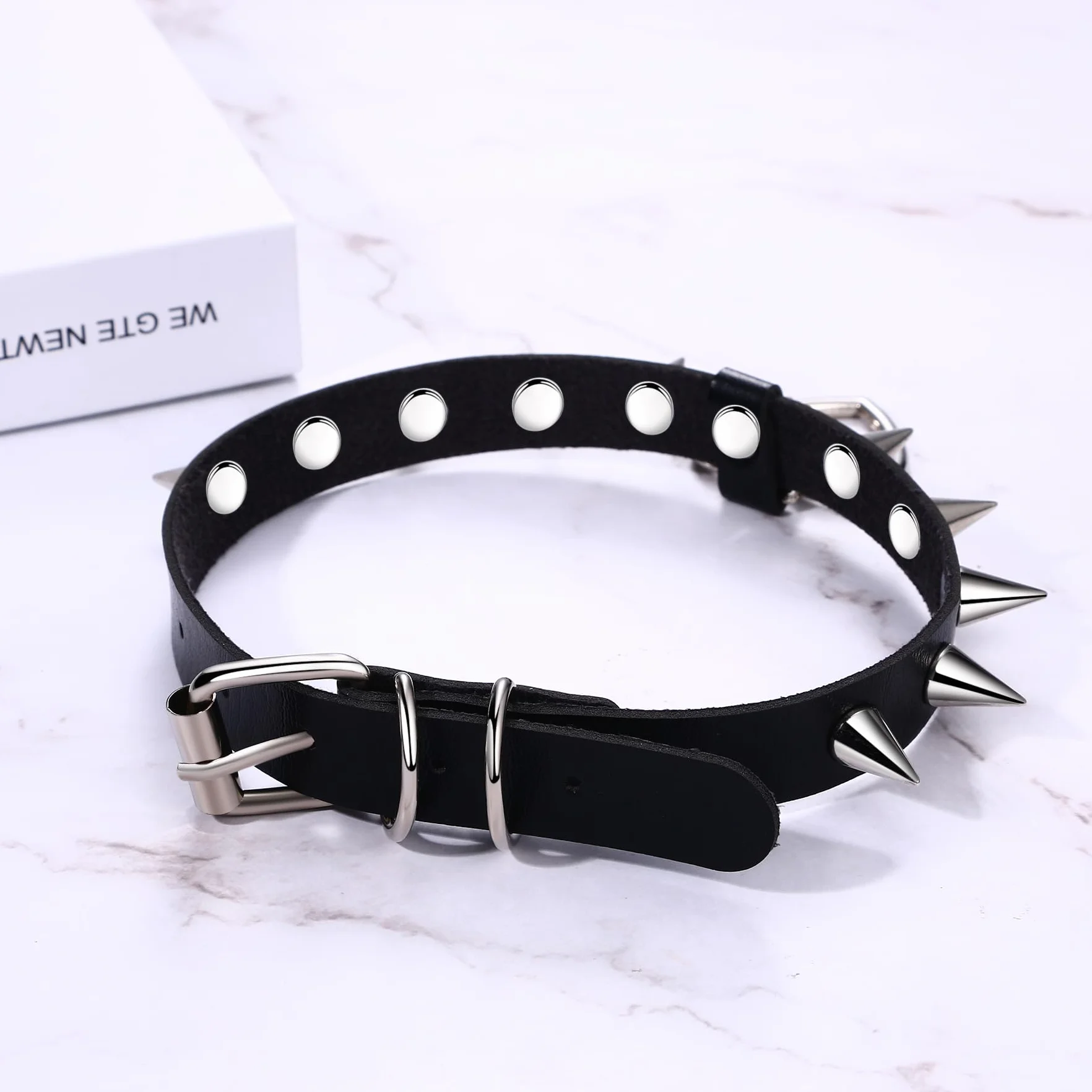 Flongo Gotycki Punk Choker Naszyjniki ze Skóry PU dla Kobiet i Mężczyzn - Czarny Kołnierz Choker z Sercem, Nitami i Kolcami w Stylu Rock na Halloween, Cosplay i Imprezy Kostiumowe