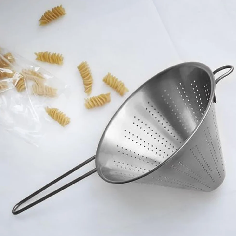 Sitko kuchenne ze stali nierdzewnej 22 cm srebrne