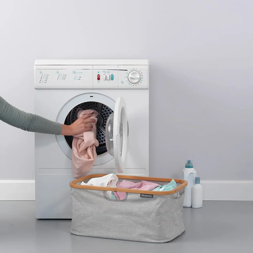 Brabantia - Składany kosz na pranie 45L - Wodoodporny kosz na mokre i suche pranie - Kosz do przechowywania ubrań i bielizny - Miękkie uchwyty - Grey/Bamboo