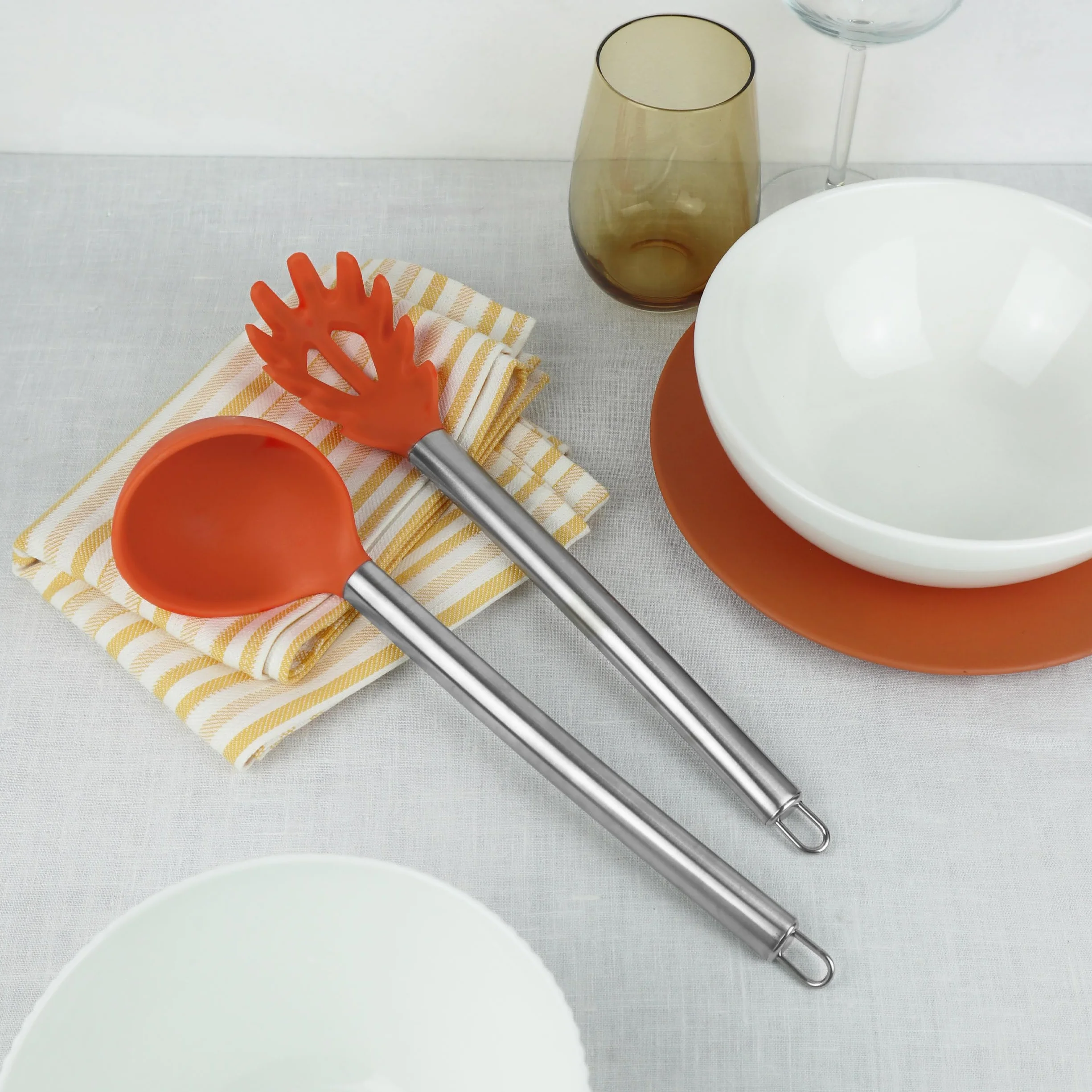 Pintinox Pomarańczowy silikonowy zestaw do spaghetti z uchwytami ze stali nierdzewnej, odporny na ciepło