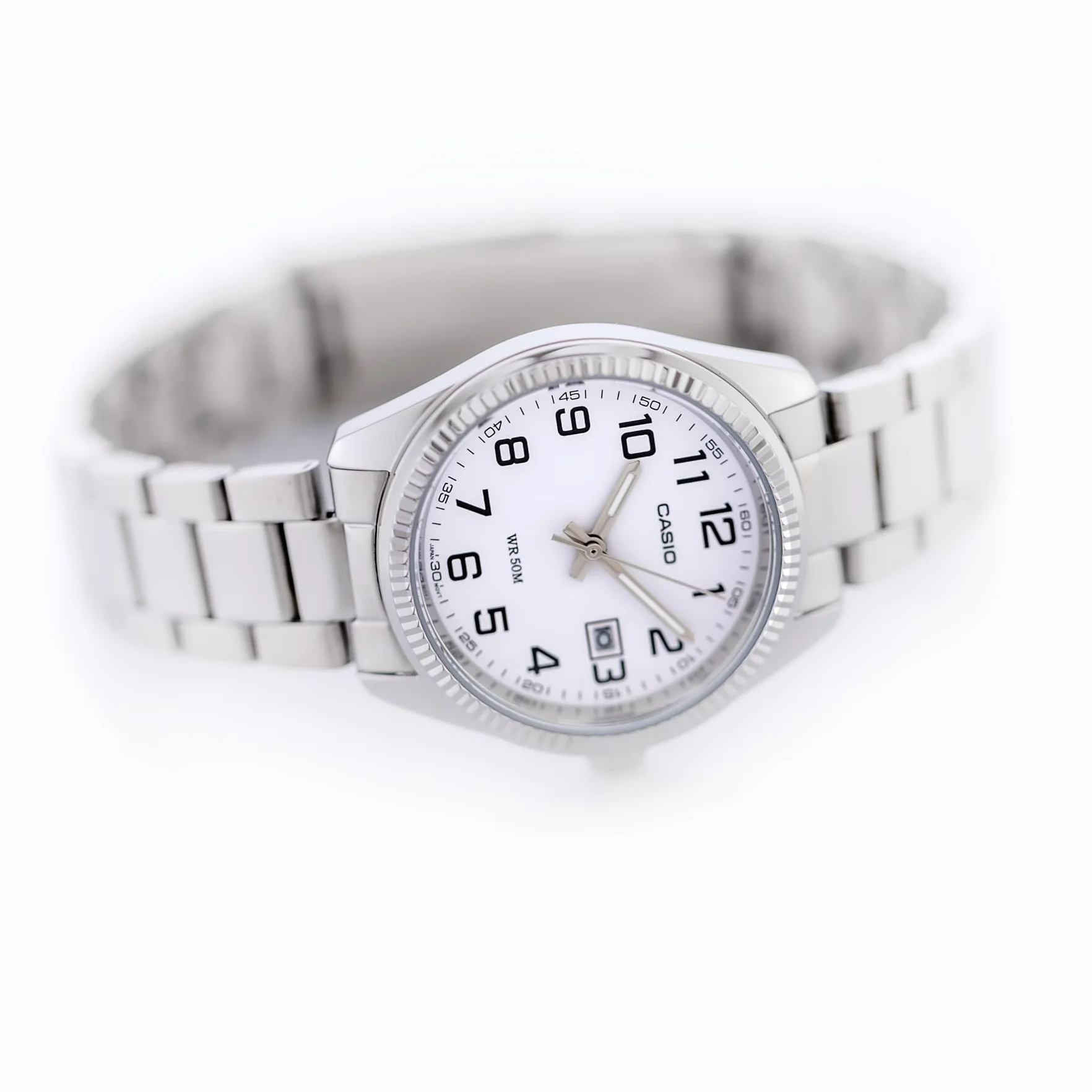 Casio damski analogowy kwarcowy zegarek na rękę ze stali nierdzewnej