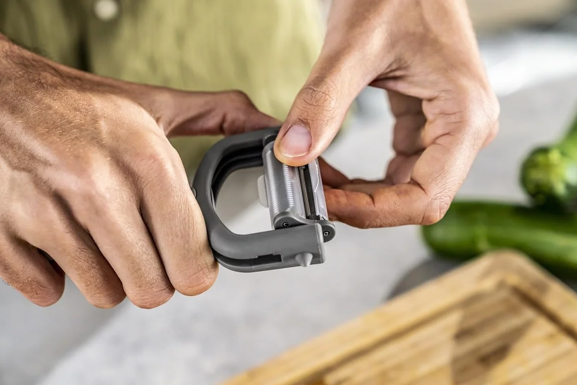 ZWILLING Z-Cut 5 w 1 Szary Obieraczka do owoców i warzyw