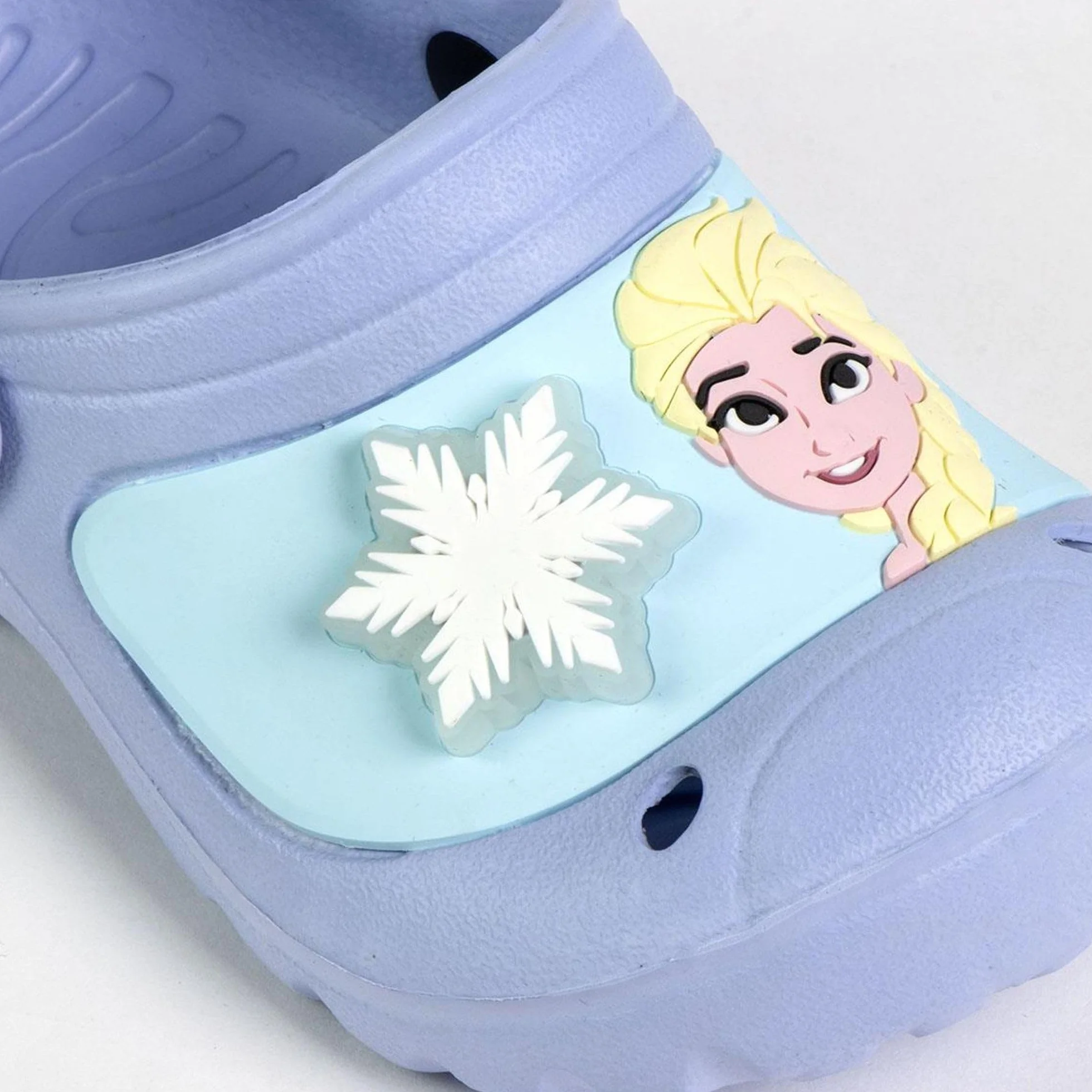 CERDÁ LIFE'S LITTLE MOMENTS Uniseks - dzieci Zuecos Disney Con Luces Para Niños Licencia Oficial Calzado Cómodo Y Ergonómico Suela Antideslizante Y Diseño Exclusivochodaki