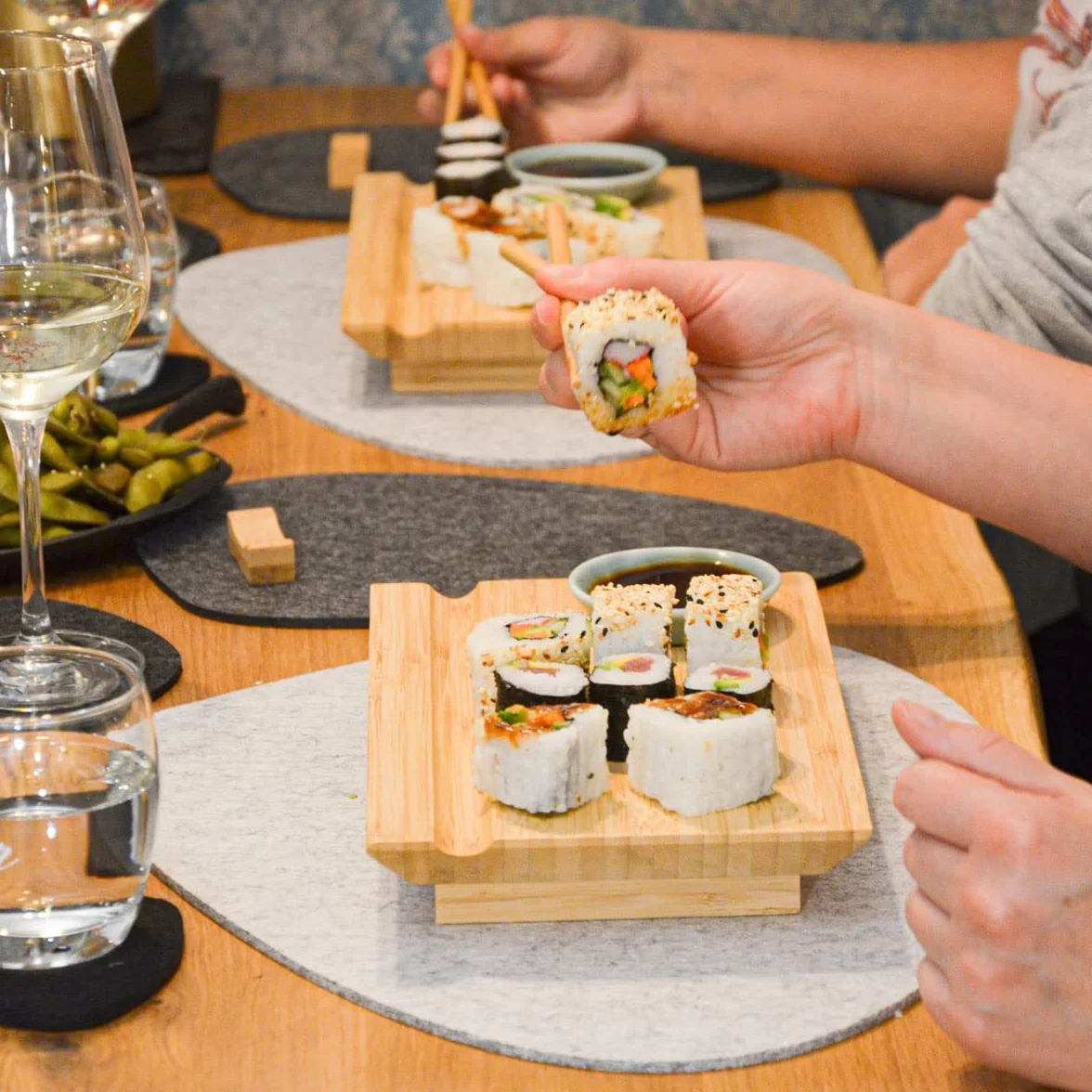 DuneDesign Zestaw naczyń do sushi dla 2 osób bambusowa taca do serwowania 27x16x4