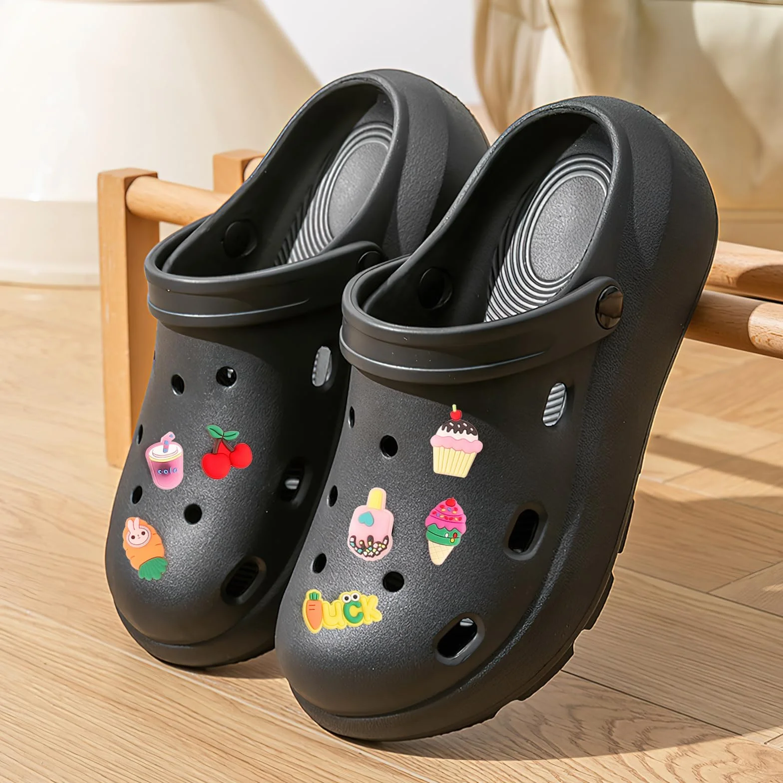 30 sztuk przypinek Croc, dekoracja z kreskówki, zdejmowane charmsy i szpilki, zawieszki do butów, akcesoria do chodaków, akcesoria DIY, dekoracja, imprezy dla dzieci, dla chłopców i