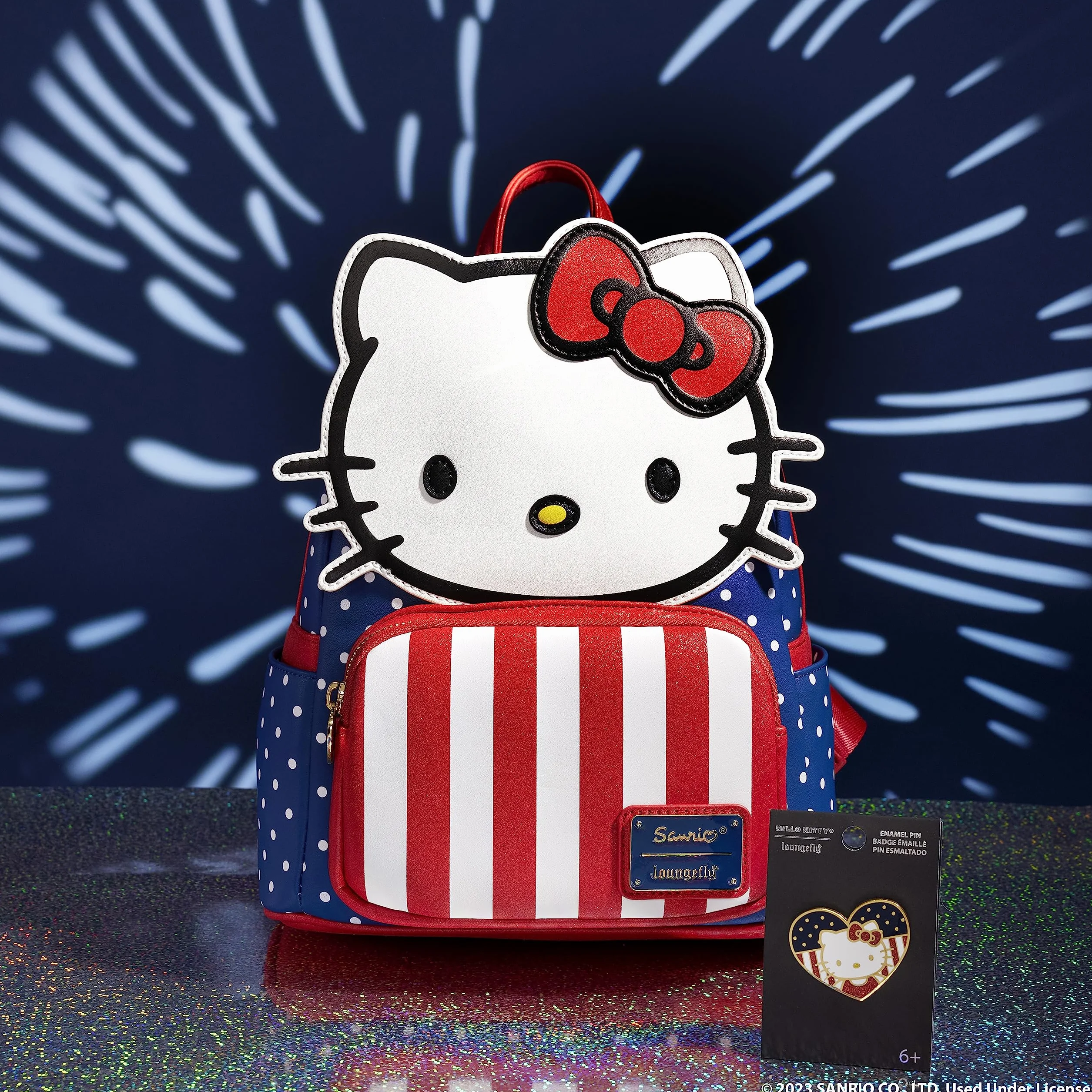 Loungefly Emaliowana przypinka Hello Kitty - emaliowane przypinki Hello Kitty - ekskluzywne dla Amazon - urocza broszka kolekcjonerska - do plecaków i toreb - pomysł na prezent - oficjalny towar - dla