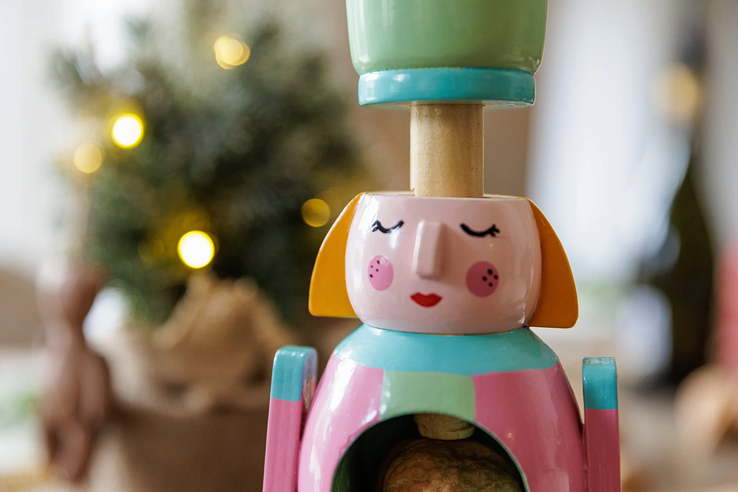 KitchenCraft KCXMNUTLADY Kolekcja Dziadek do orzechów Drewniany dziadek do orzechów, Kobieta, Oznaczony Prezent, Drewno, Mieszane