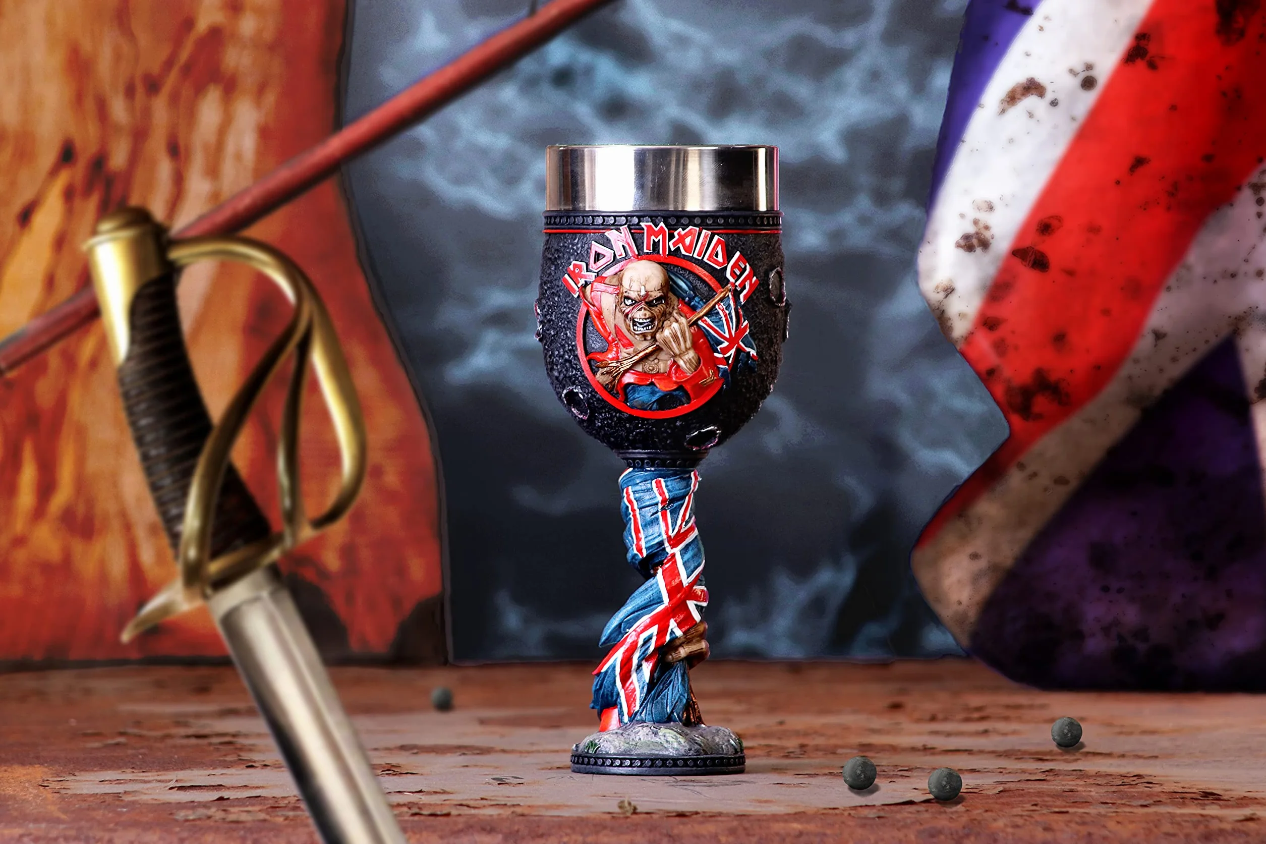 Nemesis Now Oficjalnie licencjonowany kielich Iron Maiden The Trooper 19,5 cm czerwony