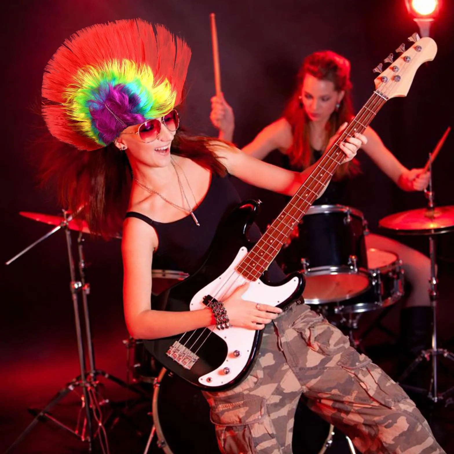 Punk Mohican Wig, śmieszne sztuczki, lata 80-te Rocker śmieszne igi ze okularami przeciwsłonecznymi, Dress up Wigs, Kostium Rocker Fancy Accessories na festiwale muzyczne imprezy specjalne