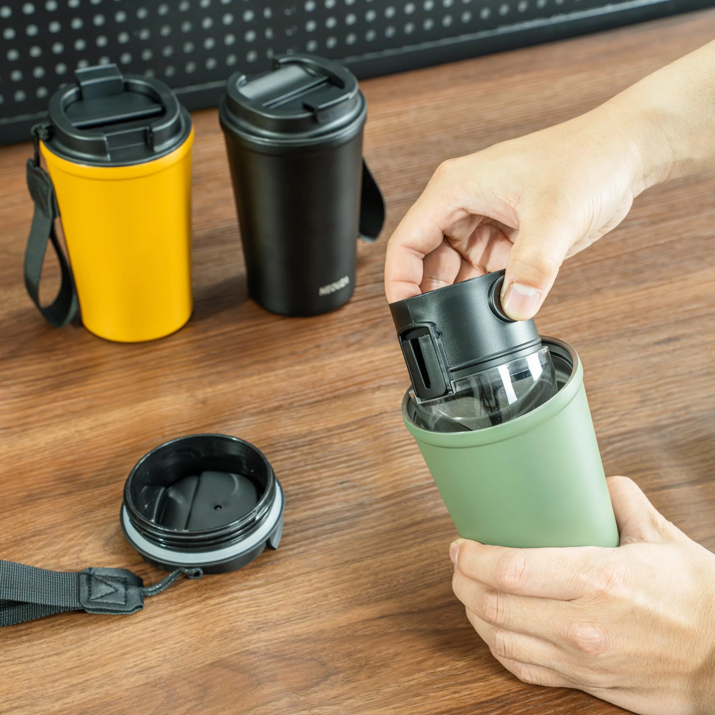 NEOUZA Dripper do parzenia kawy metodą pour over z kubkiem termicznym z izolacją próżniową, wielokrotnego użytku filtr ze stali nierdzewnej, przenośny składany bespapierowy ekspres do kawy na kemping