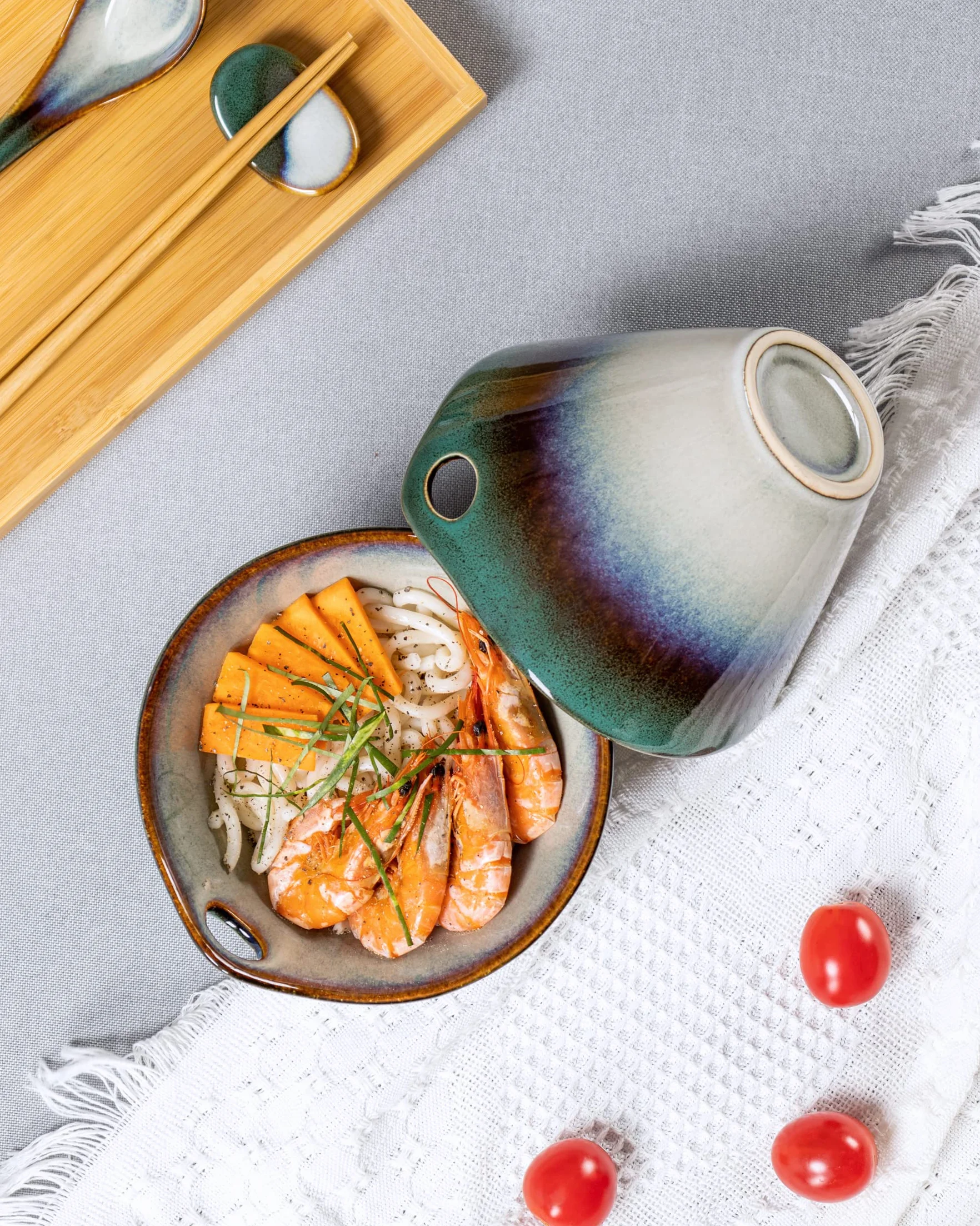 HENXFEN LEAD Porcelanowe miski do Ramen, zestaw 2 sztuki po 600 ml, japońskie ceramiczne miski do zupy z pałeczkami i łyżką do zupy, sałatki, makaronu, płatków zbożowych i makaronu - zielone
