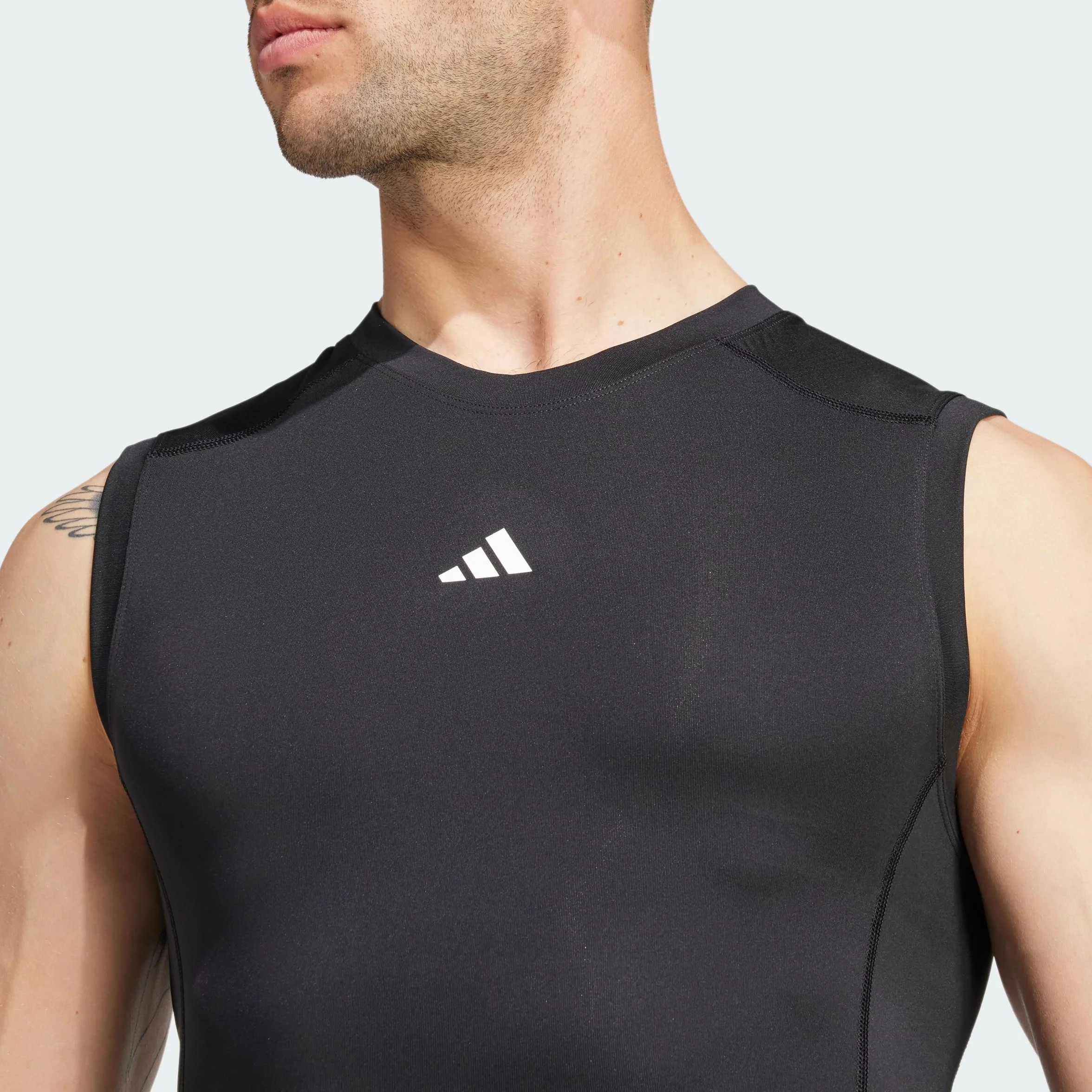 adidas Mężczyźni TECHFIT COMPRESSION TRAINING SLEEVELESS T-SHIRT, Black, L