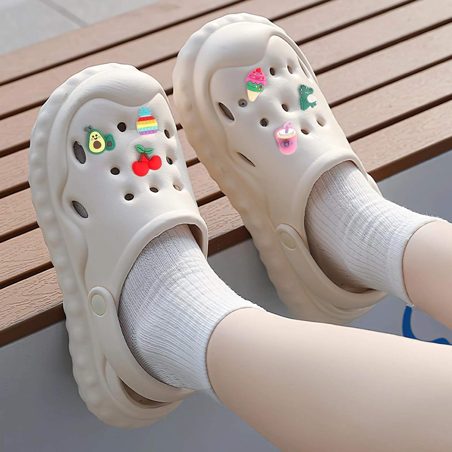 30 sztuk przypinek Croc, dekoracja z kreskówki, zdejmowane charmsy i szpilki, zawieszki do butów, akcesoria do chodaków, akcesoria DIY, dekoracja, imprezy dla dzieci, dla chłopców i
