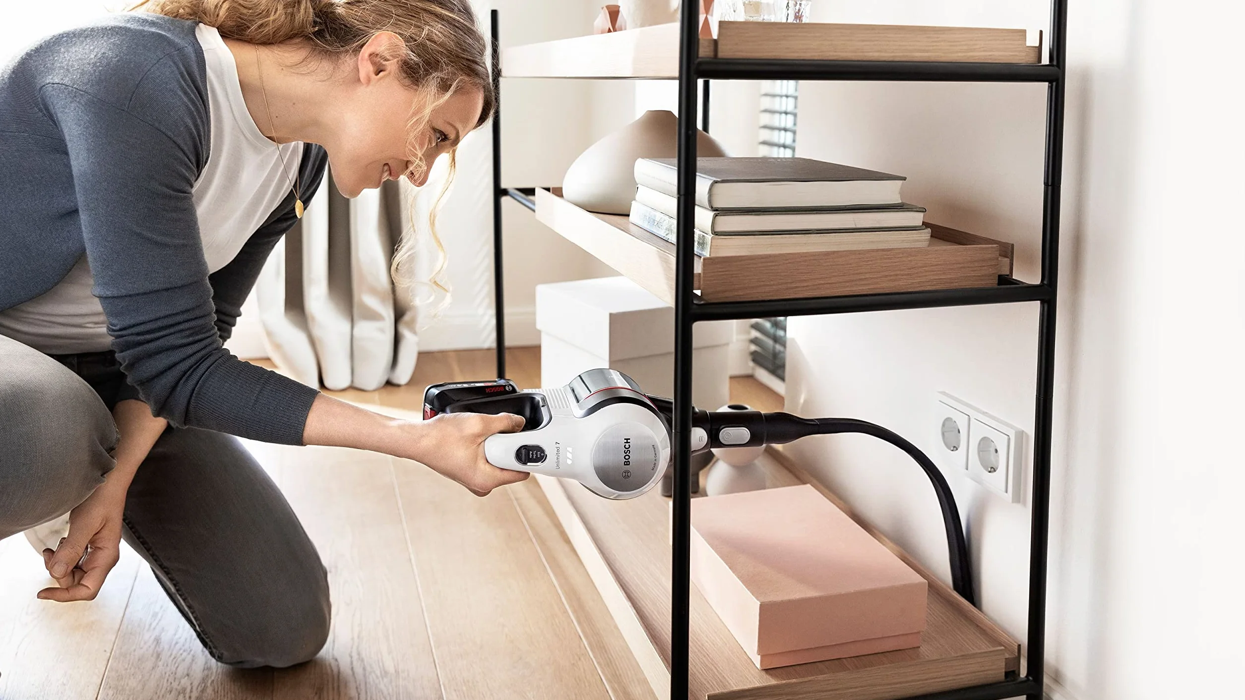 Bosch Electroménager Unlimited 7 Odkurzacz Pionowy Bezprzewodowy, Czarny/Biały, 711 W 18 V