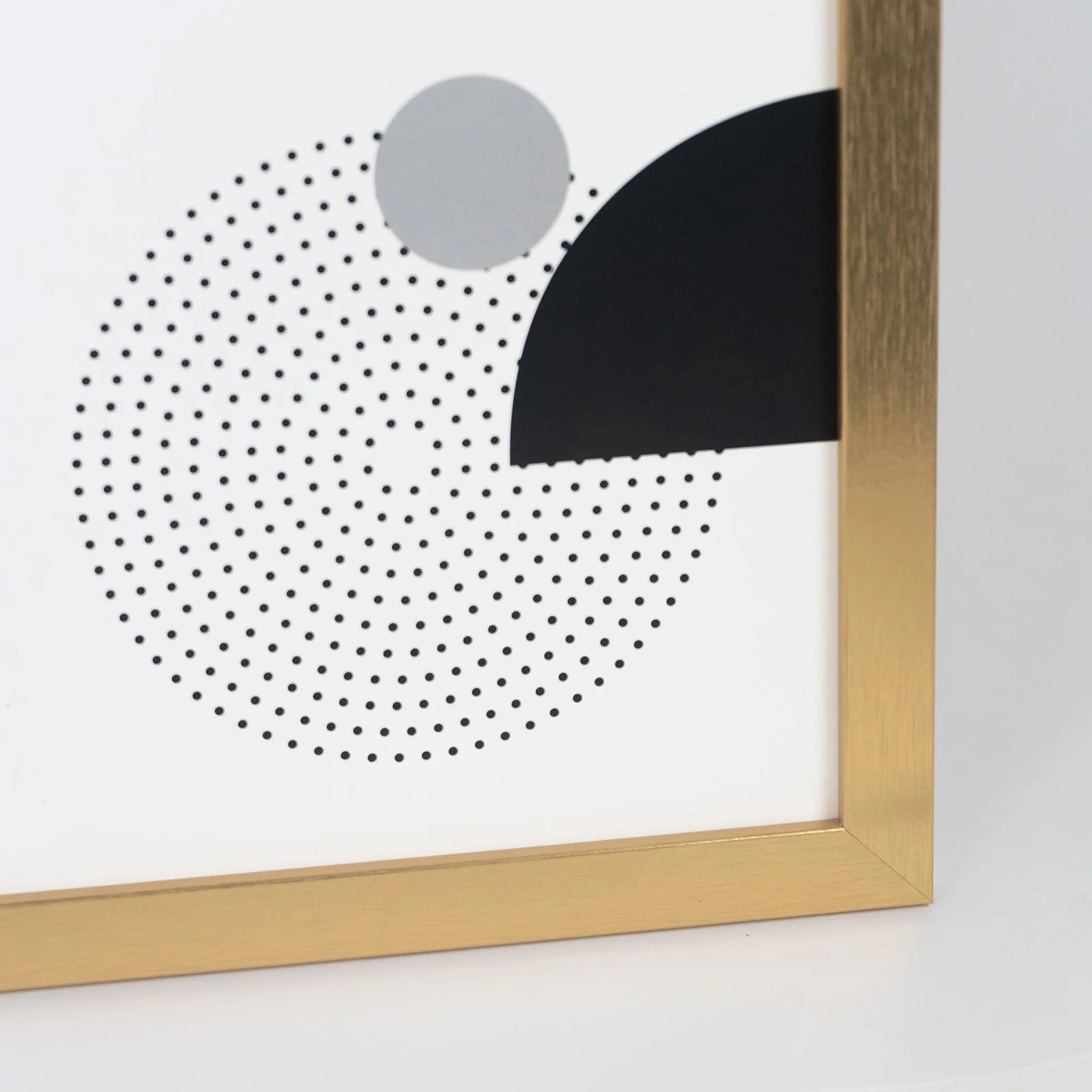 Ramka na zdjęcia 50 x 70 cm złota MDF z pleksiglasem