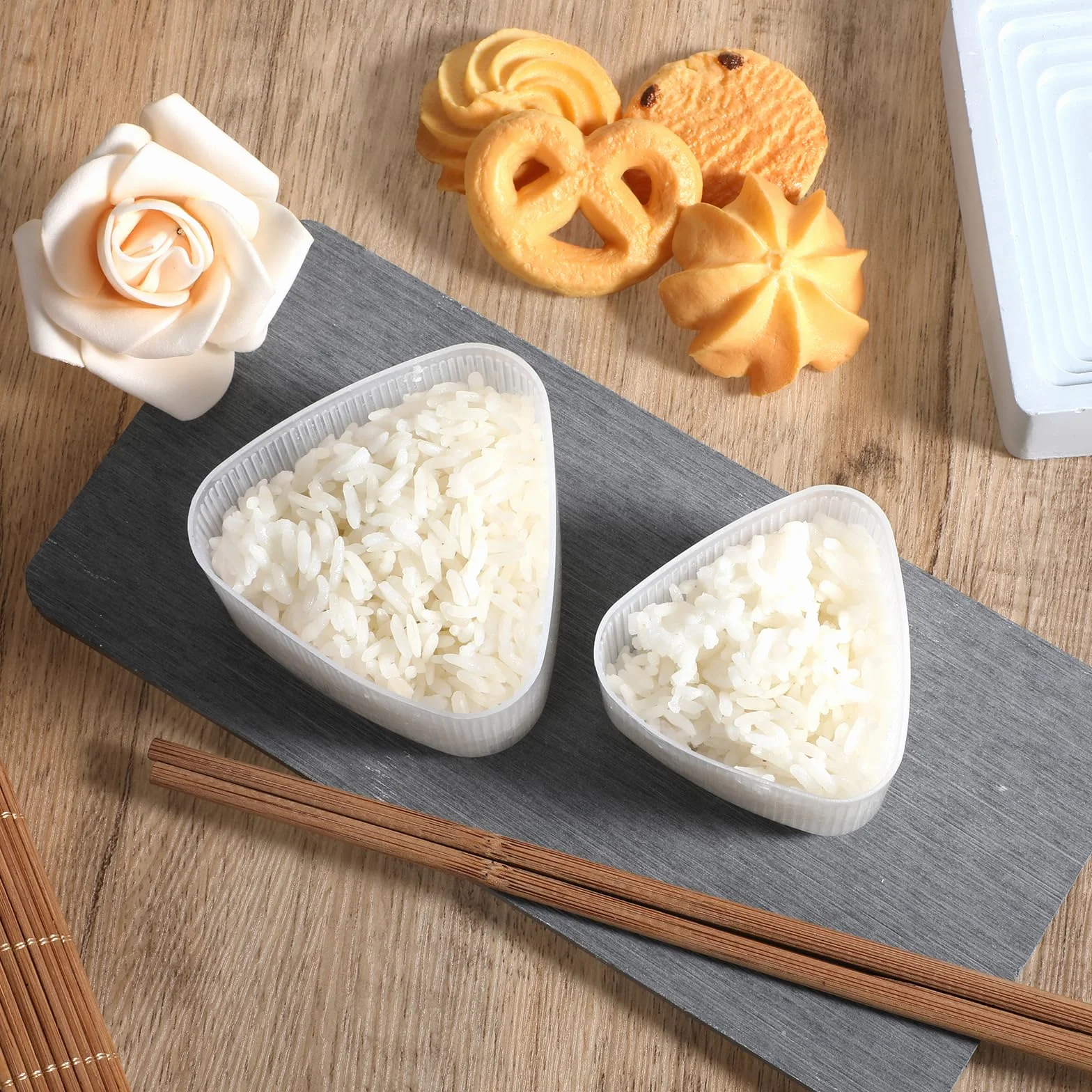 KALIONE 6-częściowy zestaw trójkątnych foremek do sushi onnigiri z łyżką ryżową