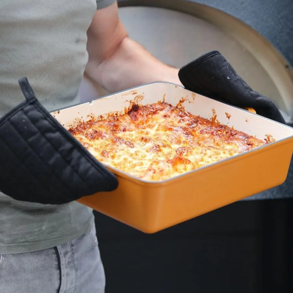 Mahlzeit Żeliwo emaliowane naczynie do pieczenia | 10,5 litra | Sunny Orange | brytfanna 2 w 1 z patelnią | brytfanna z pokrywką nadaje się do piekarnika, emaliowania, do duszenia, żeliwa