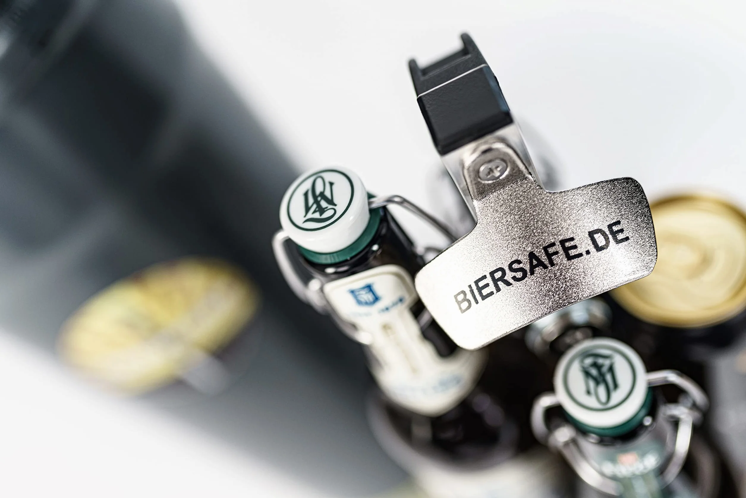 Biersafe lodówka na 12 butelek piwa, bezprądowa rura chłodząca ziemię