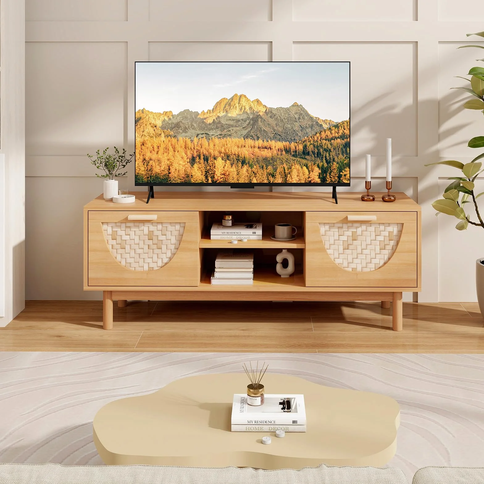 KOMFOTTEU Drewniana szafka pod telewizor do 55 cali, nogi z litego drewna, ławka TV z 2 szufladami i 2-poziomowa otwarta półka, stolik TV, styl boho, 120 x 35 x 45,5 cm, naturalna