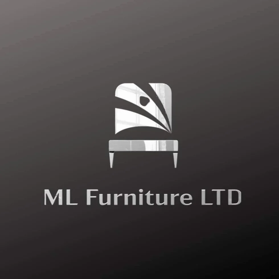 Szafa z 3 drzwiami przesuwnymi biała 233 cm lustro drążek na ubrania ML Furniture M23
