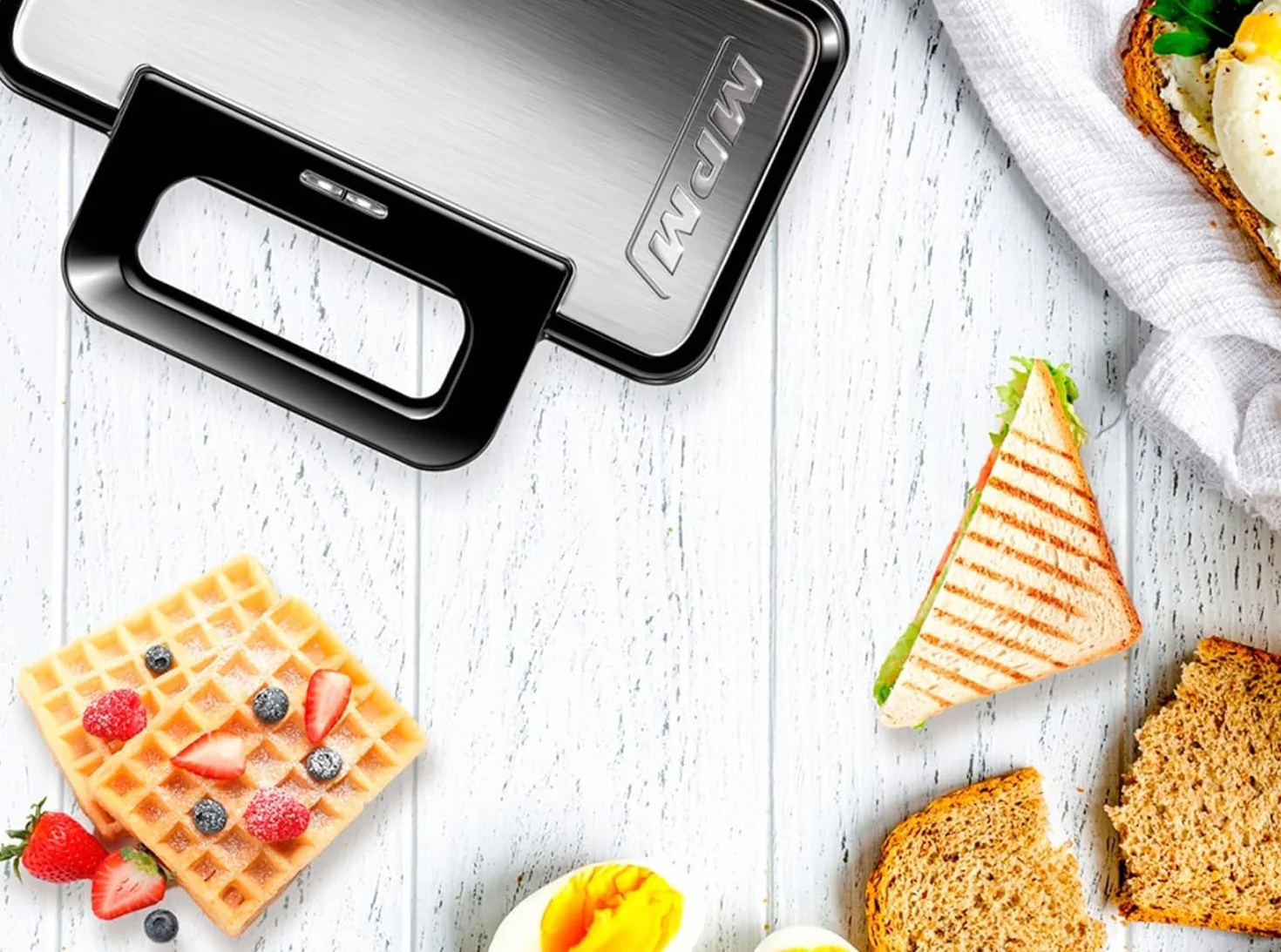 MPM - MOP 43M – Opiekacz kuchenny 3 w 1 - Opiekacz do kanapek + grill + gofrownica - Na 4 trójkątne kanapki lub 2 gofry – Wymienne płyty z nieprzywierającą powłoką - 1000 W - Termostat
