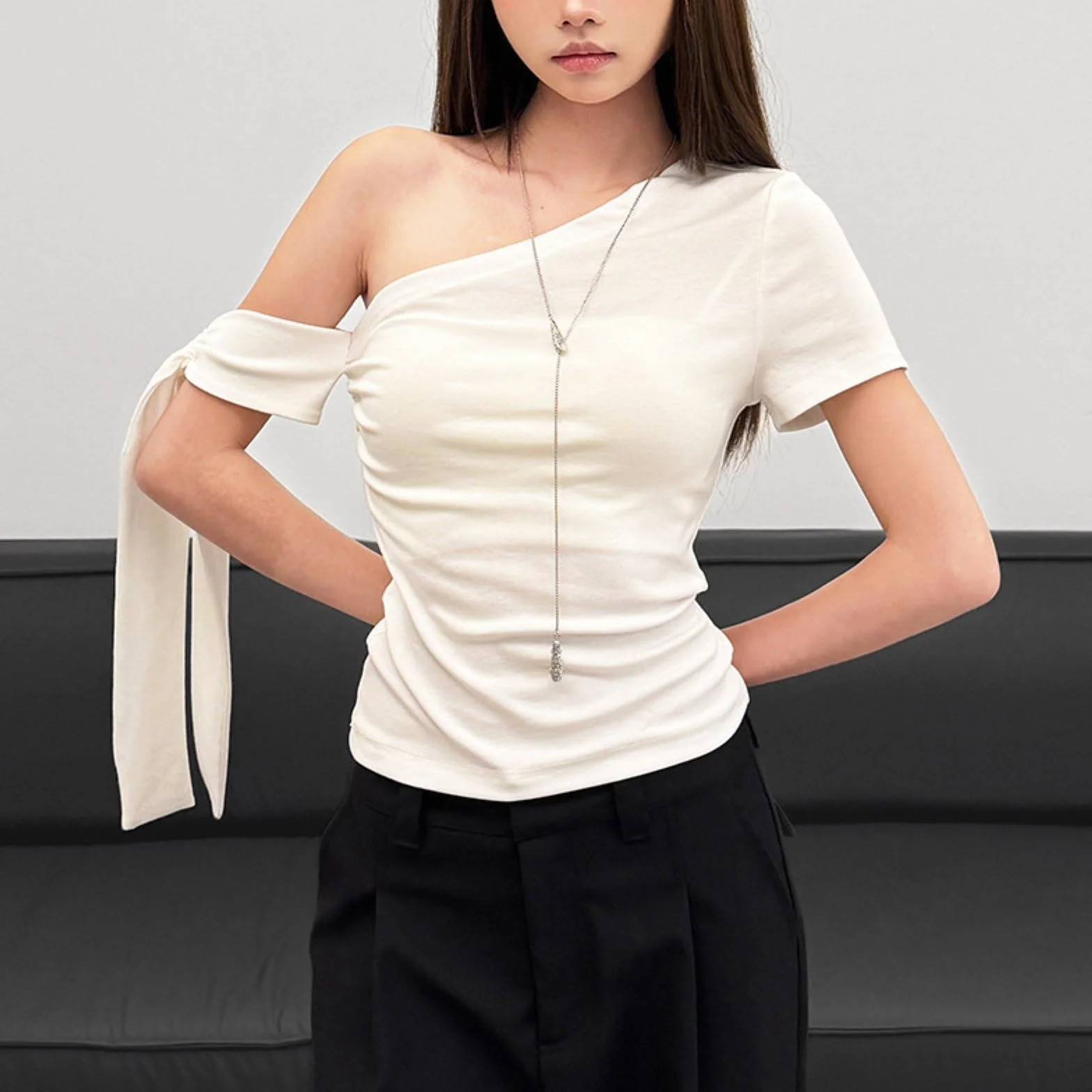 Kobieca asymetryczna bluzka z odkrytym ramieniem krótka slim fit topy w stylu Y2k odzież na imprezy i do klubów