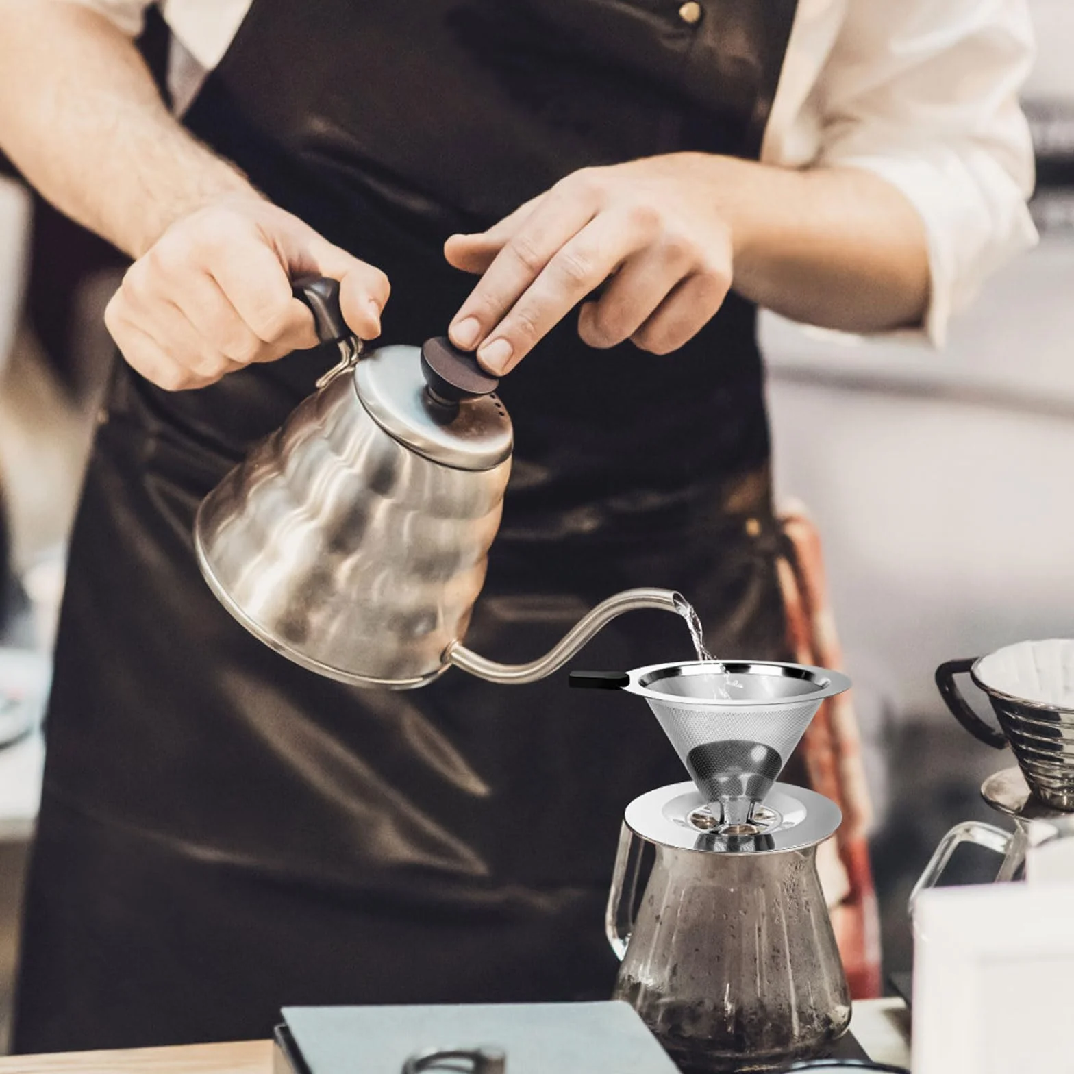 Vicloon Filtr do kawy ze stali nierdzewnej wielokrotnego użytku Dripper z uchwytem na kubek, do 4 filiżanek