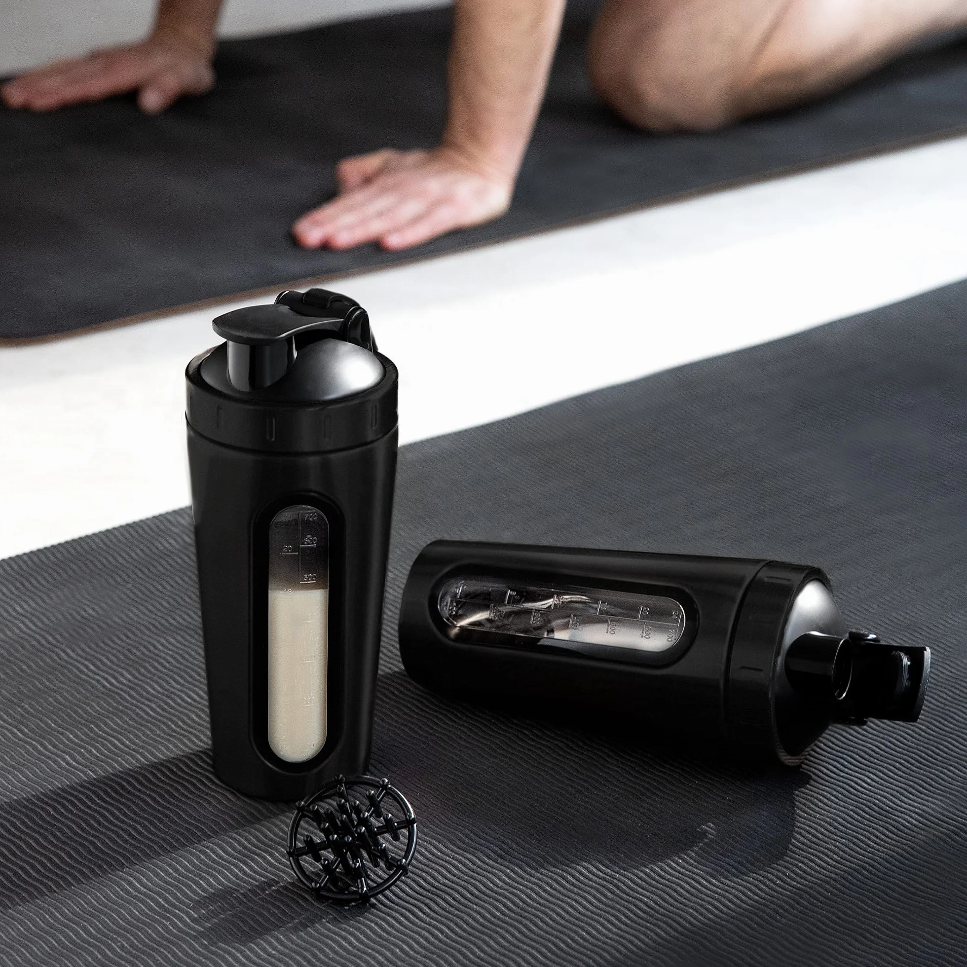 Navaris Protein Shaker butelka ze stali nierdzewnej 750 ml kubek fitness na shake białko sportowa butelka na koktajle proteinowe
