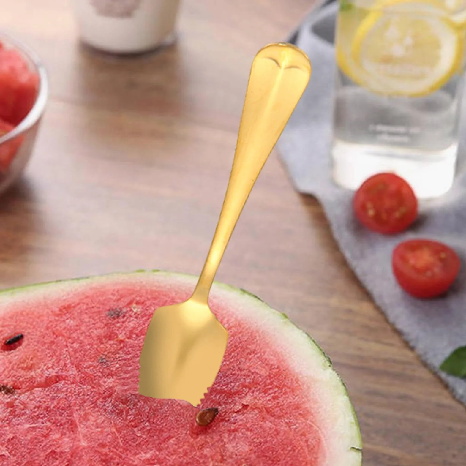 Łyżka do grejpfruta ze stali nierdzewnej z ząbkowaną krawędzią