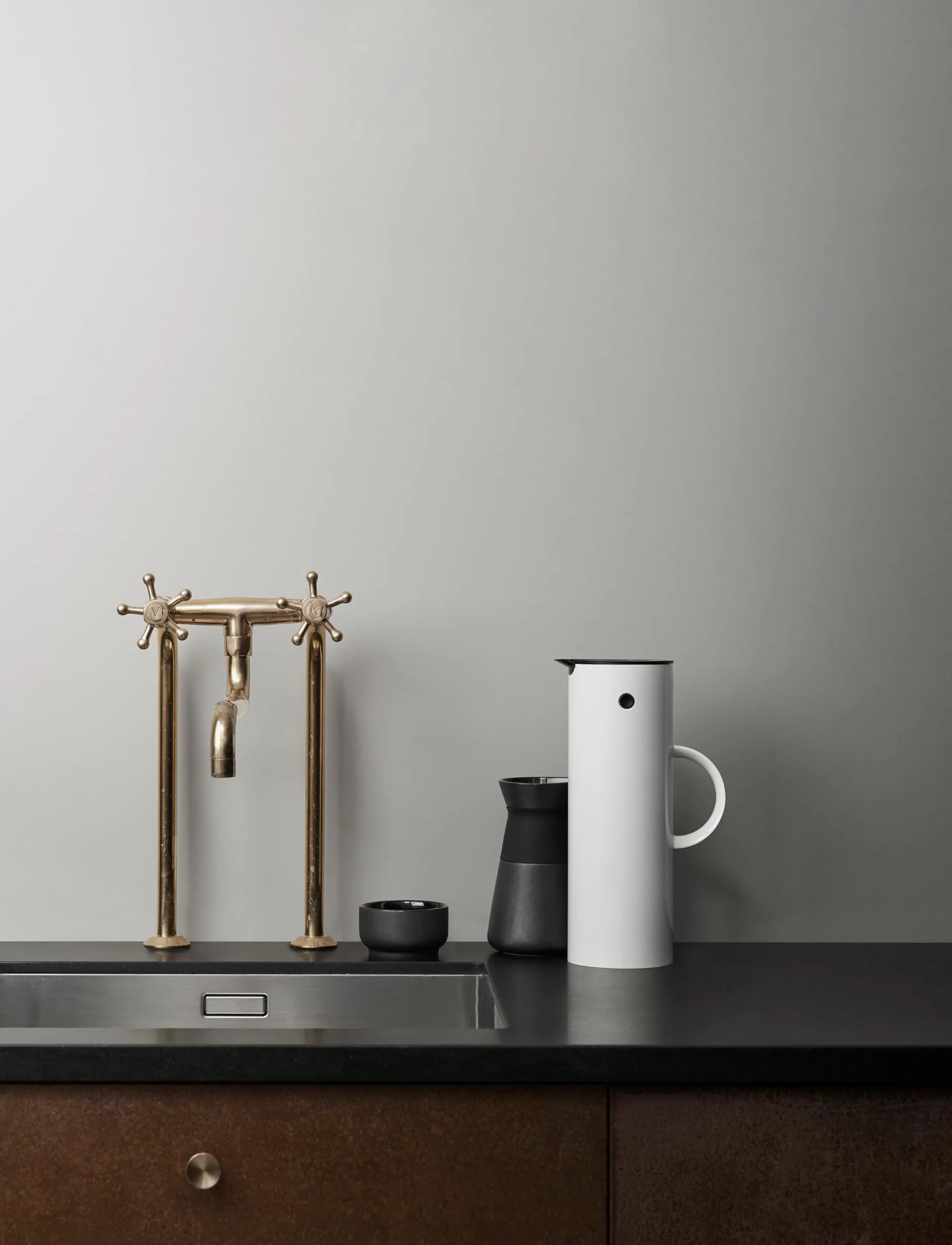 Stelton EM77 Dzbanek próżniowy izolowany z podwójnymi ściankami, szklaną wkładką, do kawy i herbaty