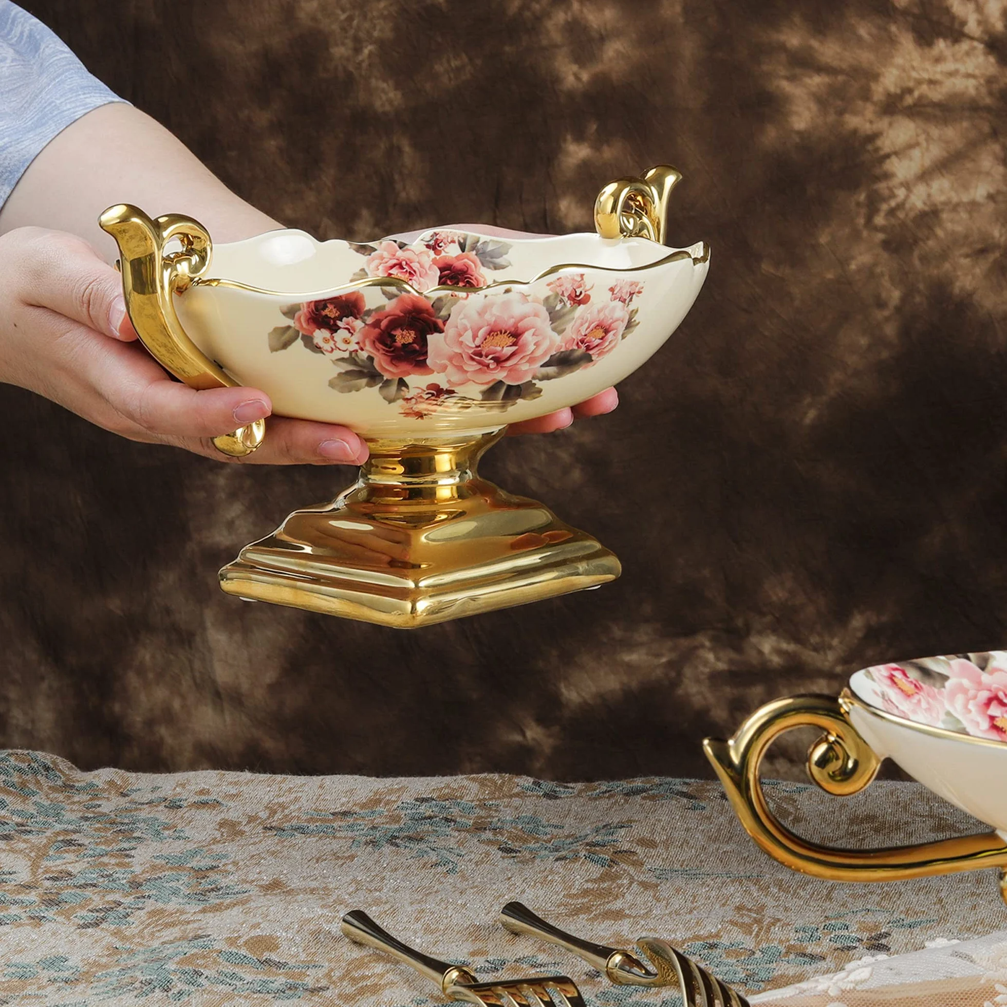 fanquare Dekorowane kwiatami porcelanowa miska z uchwytem, vintage salaterka, ceramiczna miska na owoce na nóżce na imprezy