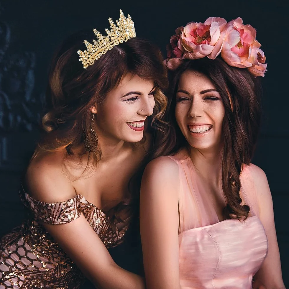 Kryształowa korona dla kobiet – elegancka tiara księżniczki. Precyzyjnie oszlifowany kryształ brylantowy, przyjemny w noszeniu, na wesela, quinceañery, bal absolwentów, rocznice i wiele innych.