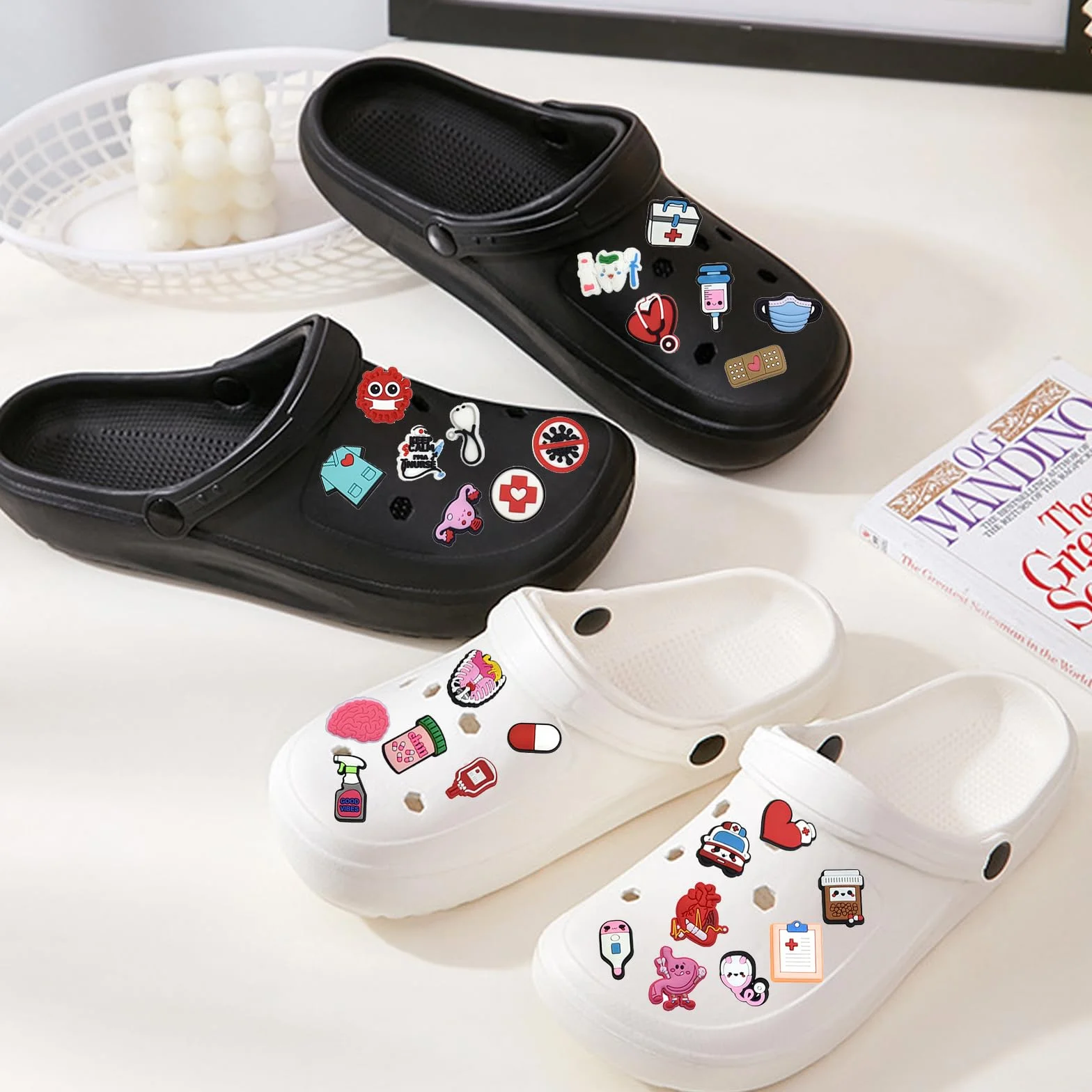 Przypinki do butów Crocs, 27 sztuk, talizmany przypinane, akcesoria medyczne, dekoracja sandałów Crocs, PVC