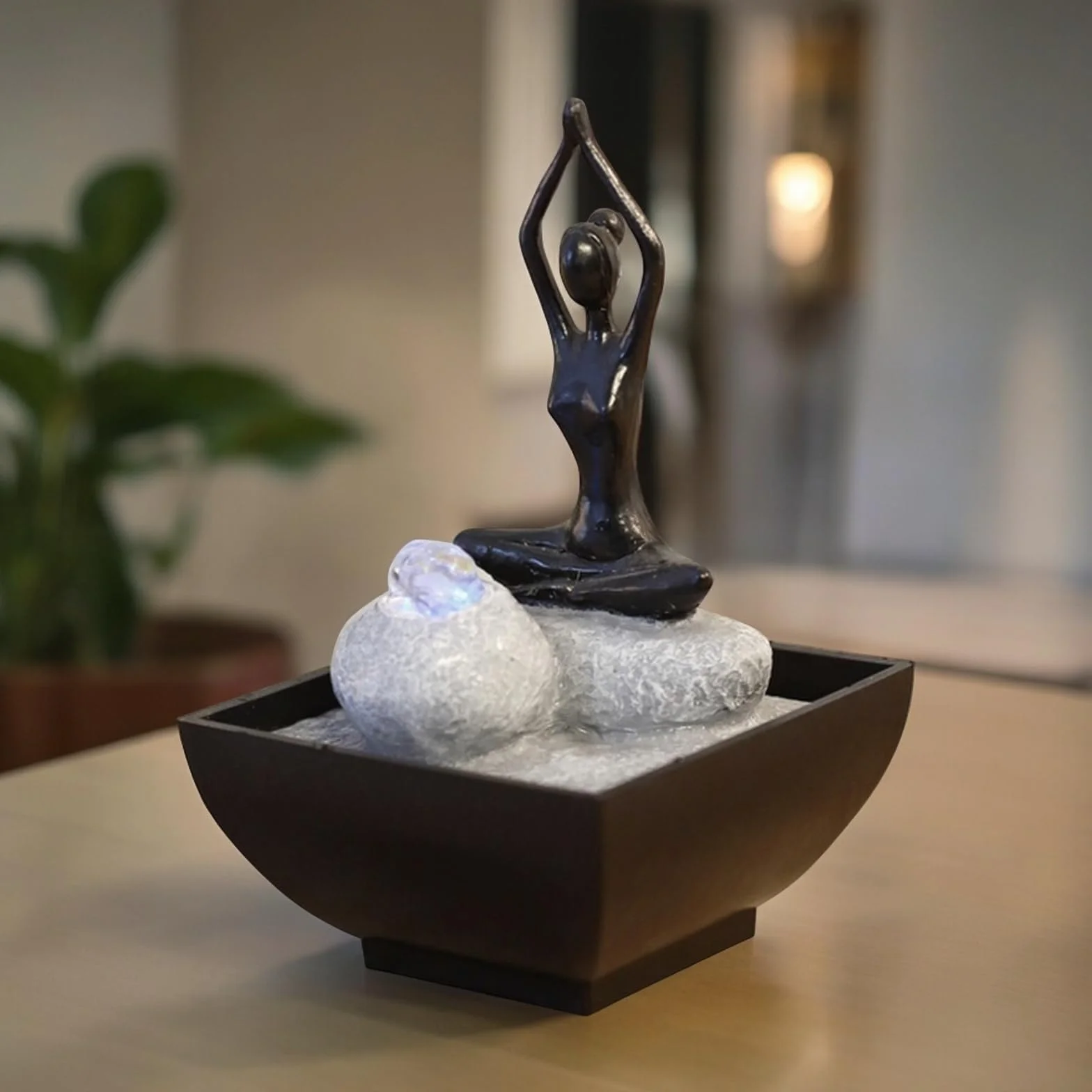 zen' Light yoga2 fontanna z żywicy poliestrowej, czarna, 12 x 12 x 17 cm
