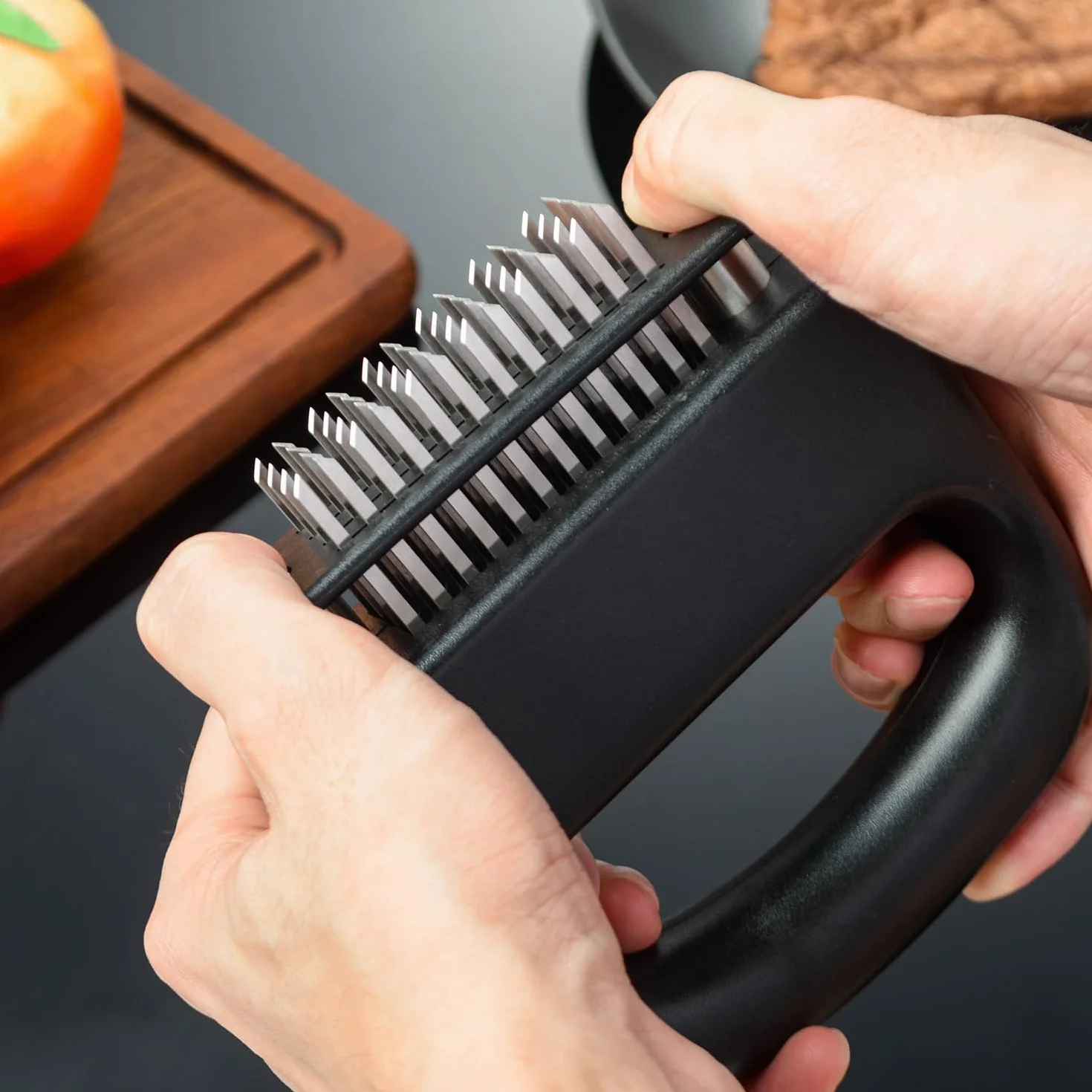 Tenderizer do mięsa z 48 igłami ze stali nierdzewnej, czarny, do wołowiny, kurczaka i wieprzowiny, nadaje się do mycia w zmywarce