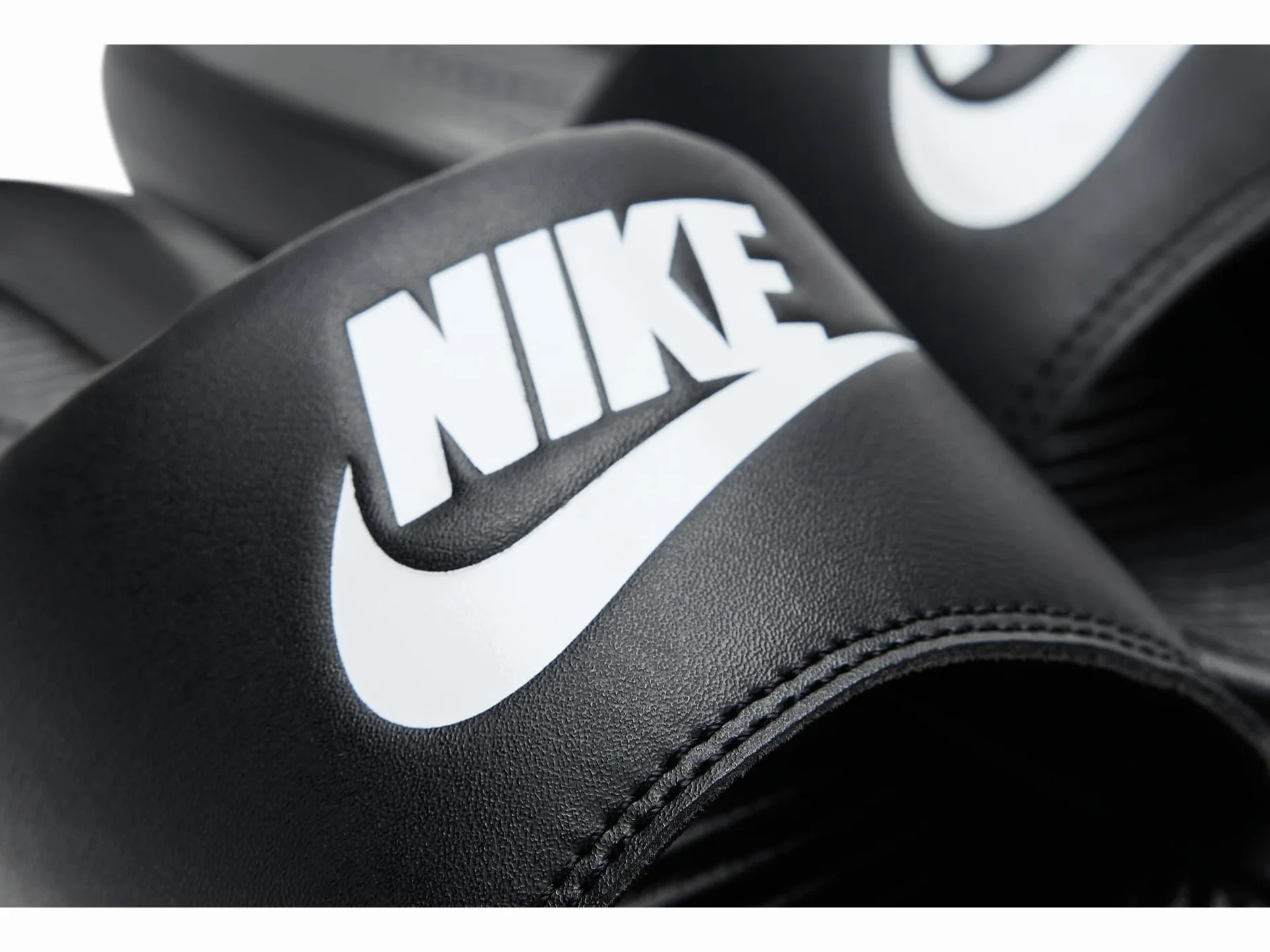 NIKE Victori One Klapki Kobiety