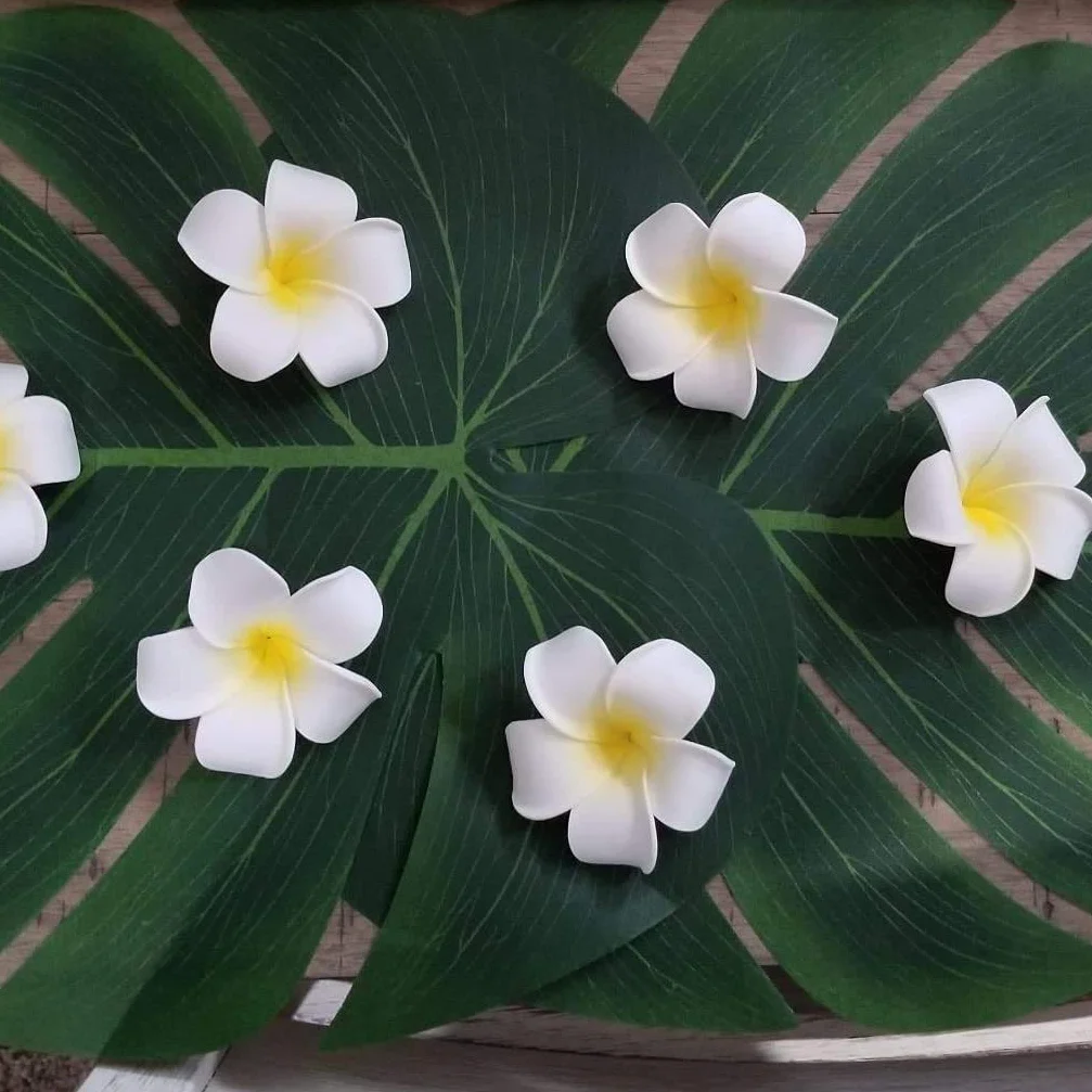 100 sztuk białych pianek hawajskich, Frangipani, Plumeria, kwiaty, kwiaty, włosy, kapelusz, wianek "zrób to ", dekoracja weselna, 5 cm