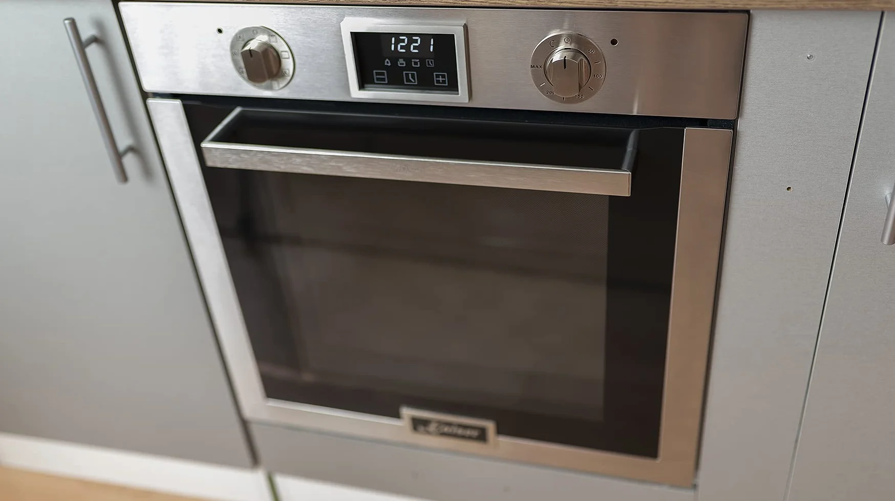 Kaiser EG 6372 Wbudowany piekarnik gazowy autonomiczny - 79L termoobieg, podgrzewanie od dołu, grill, obrotowy rożek - stal szlachetna, czarne szkło z samooczyszczaniem - sterowanie gazowe dla gazu