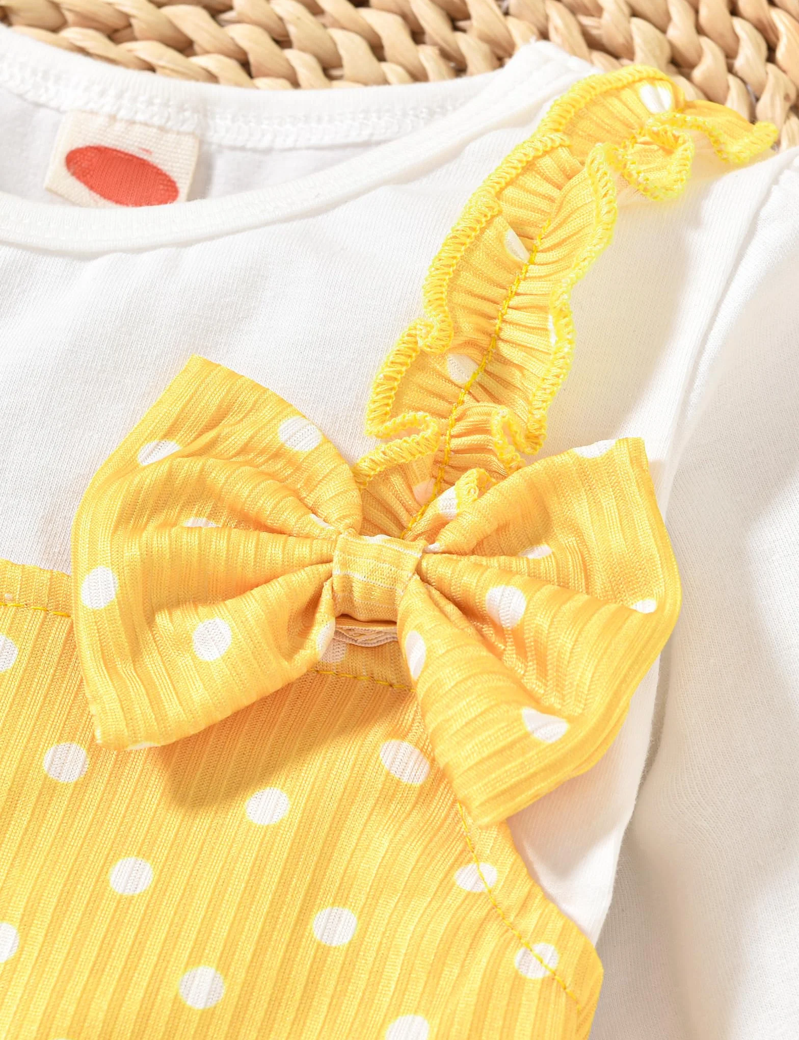 Ubrania dla niemowląt Body Romper z długim rękawem z falbankami, bawełna prążkowana Bowknot Jumpsuit Onesie Strój