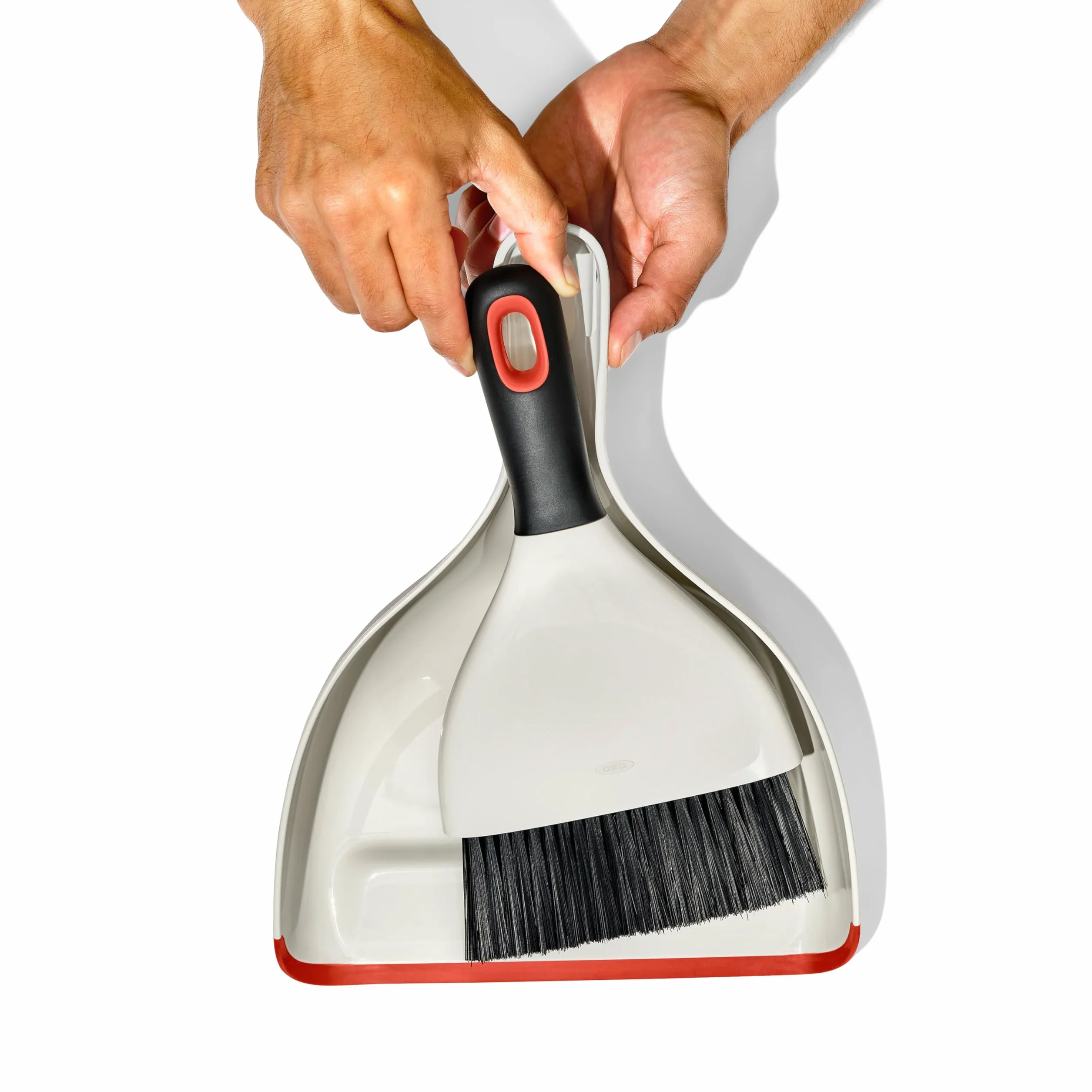 OXO Good Grips Zestaw Do Zamiatania z Szufelką i Miotłą