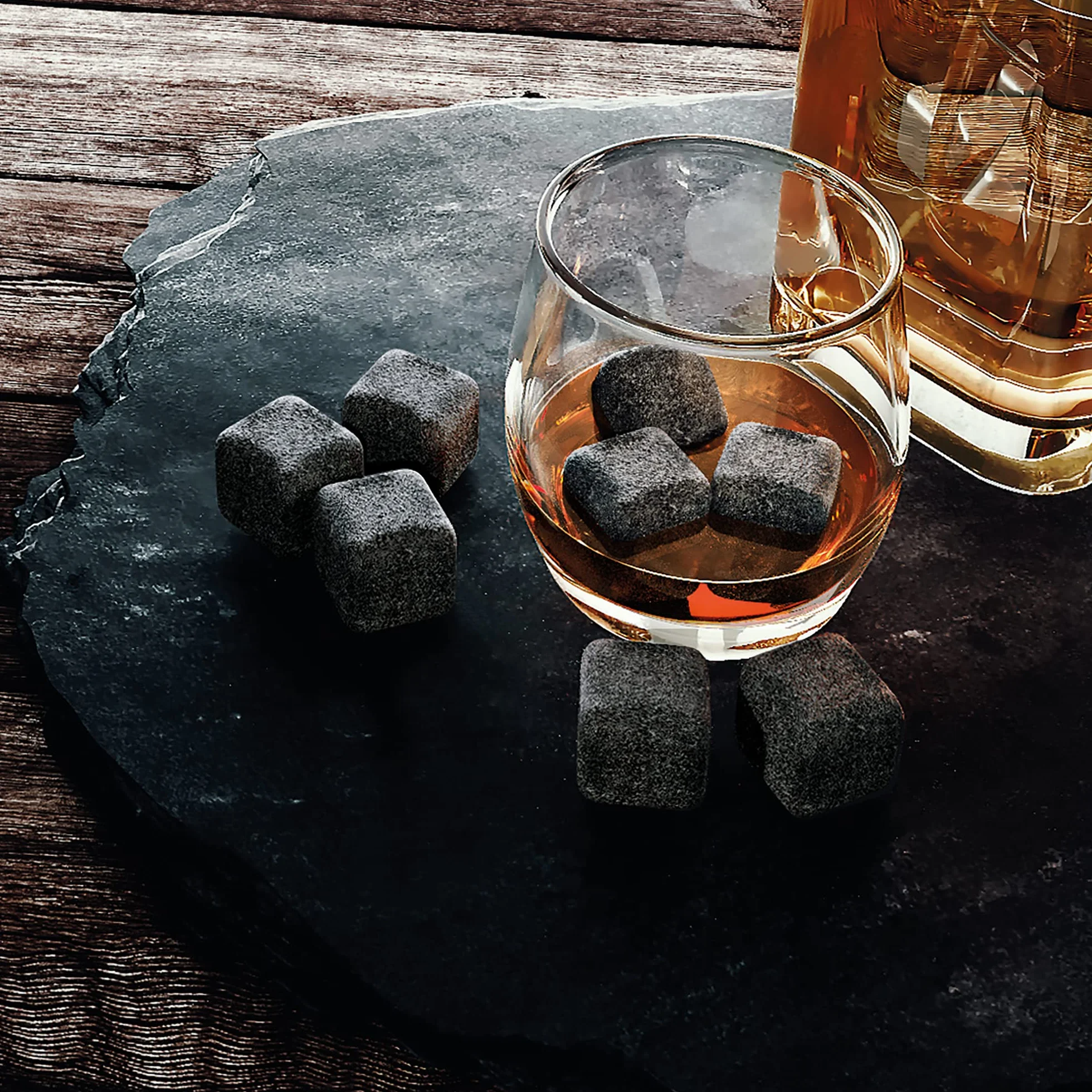 Zestaw kostek do whisky ze stali nierdzewnej 8 metalowych chłodzących akcesoria barowe