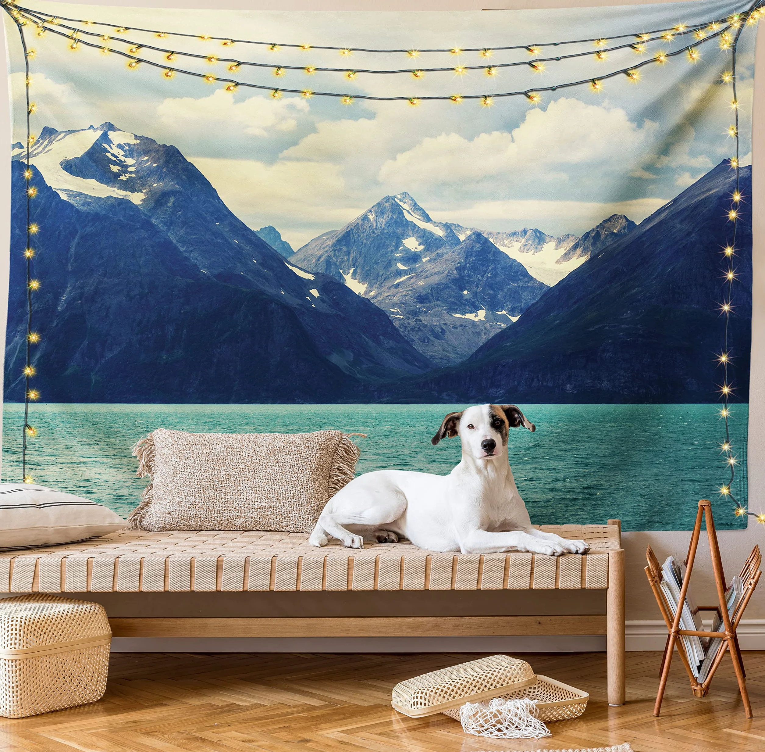 ABAKUHAUS, Góra, Dekoracyjny gobelin, plakat na ścianę, Północne wybrzeże Atlantyku Norwegia Fishing Port Snowy Natura, Migdałowy Zielony Ciemnoniebieski, 230x140cm