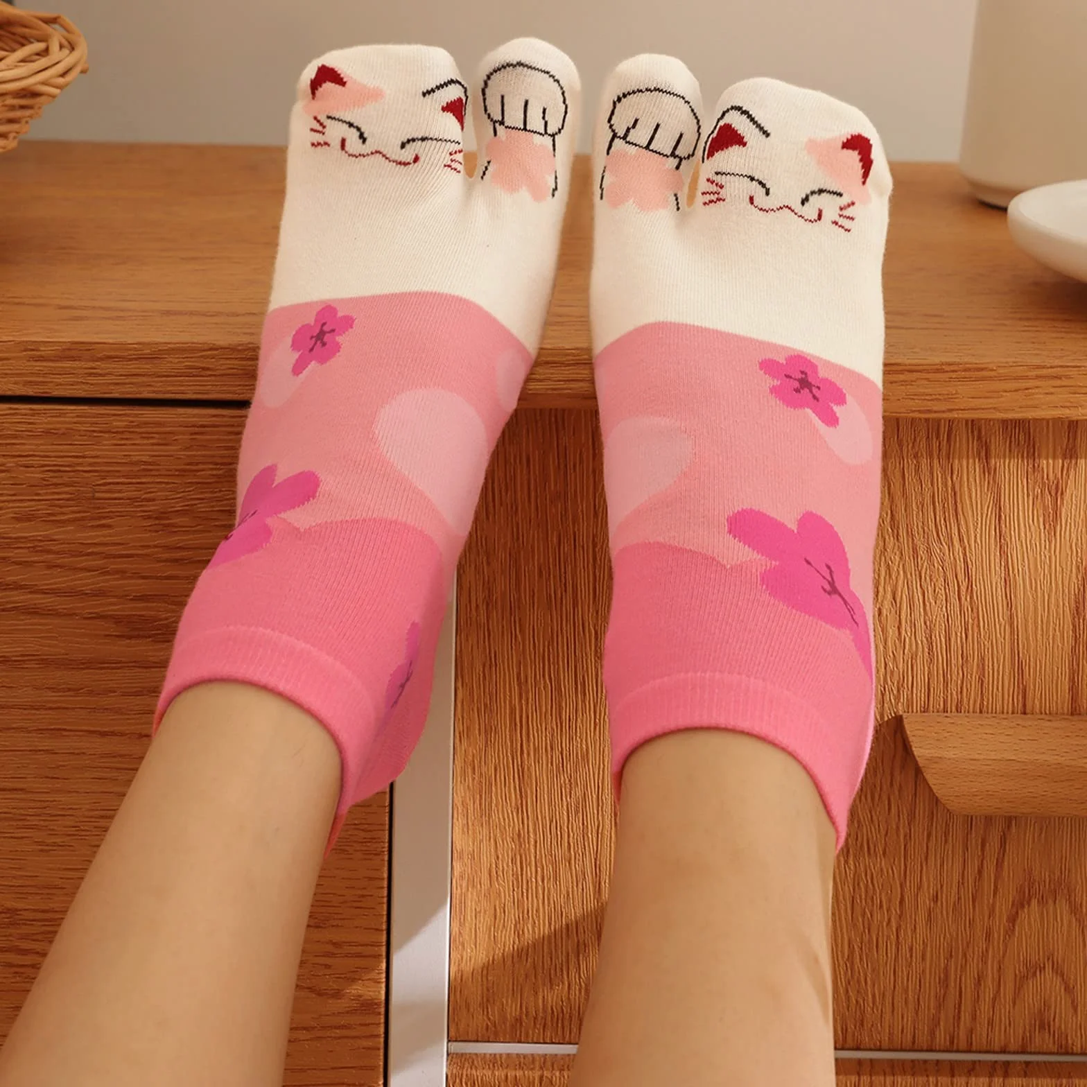 Tabi damskie skarpety typu flip flop, skarpety z bawełny, krótkie skarpety z dwoma palcami, styl japoński, kolorowe, zabawne wzory Sakura, rozmiar 35-41, 4 pary, 1 para kotów szczęścia