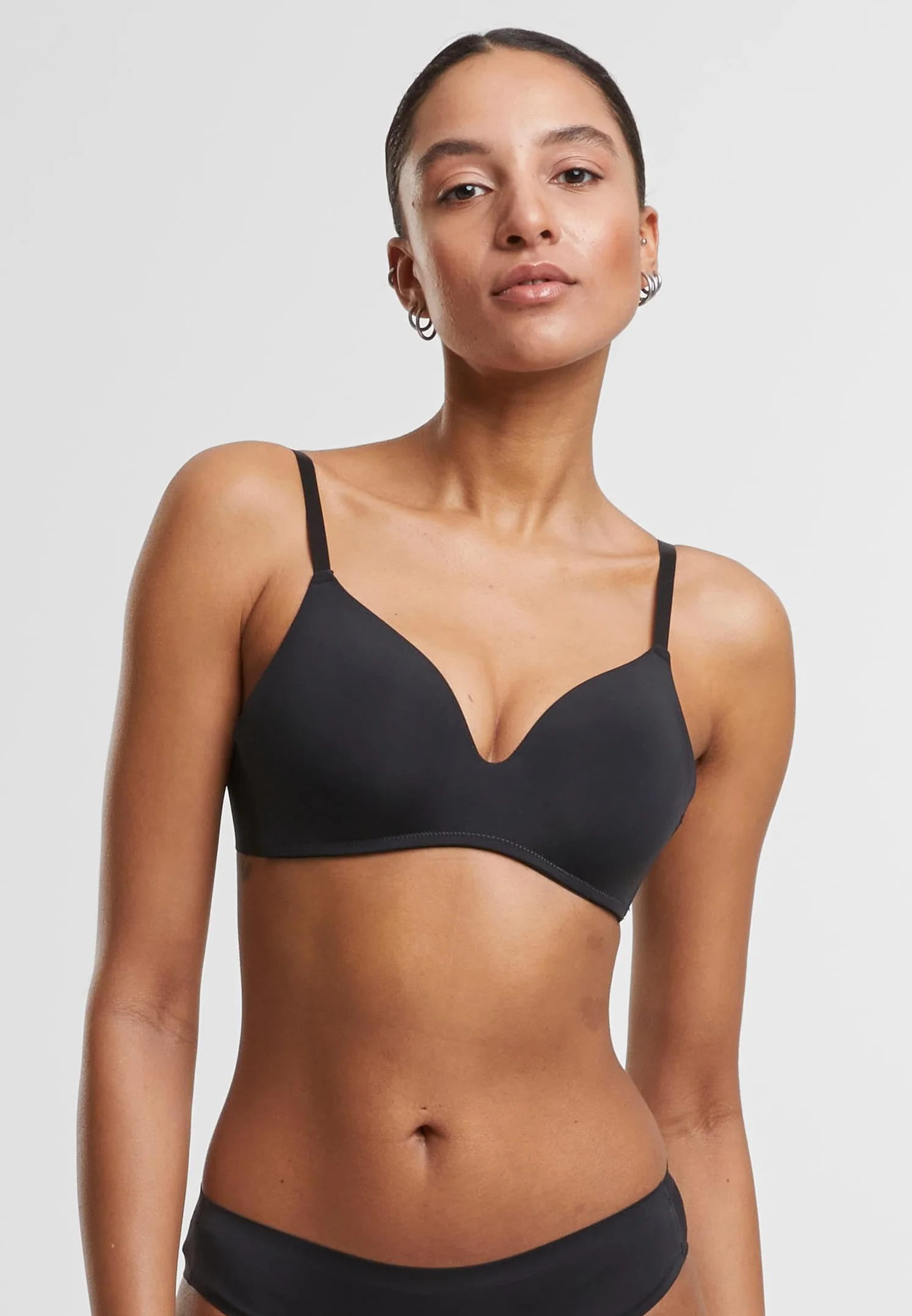 Urban Classics Biustonosz damski Basic Padded Bra 2-pak, wyściełany biustonosz z regulowanymi ramiączkami, bezszwowy, 2 sztuki w opakowaniu, czarny + czarny, 75B