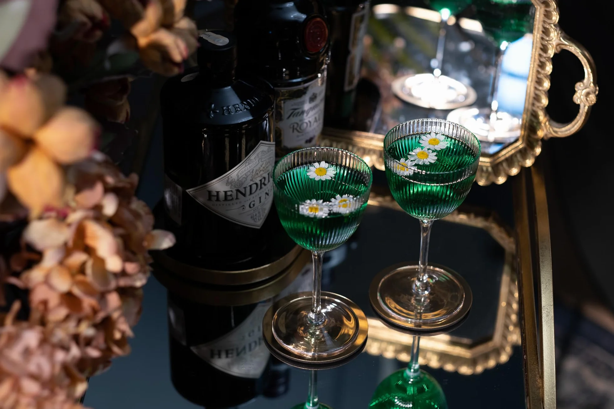 GLASSIQUE CADEAU Kieliszki Nick and Nora Coupe w stylu vintage, art deco, zestaw 4 sztuk, 150 ml, kryształowe, prążkowane kieliszki ginowe koktajlowe do picia klasycznych napojów barowych, retro